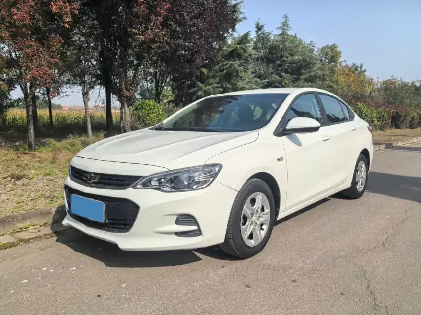 2016 CHEVROLET CAVALIER view 1