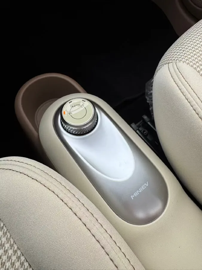 2025 WuLing HongGuang MINI EV BEV 16.2KWH,autocango,china used car exporter,china ev exporter,chinese used car exporter,chinese used ev exporter