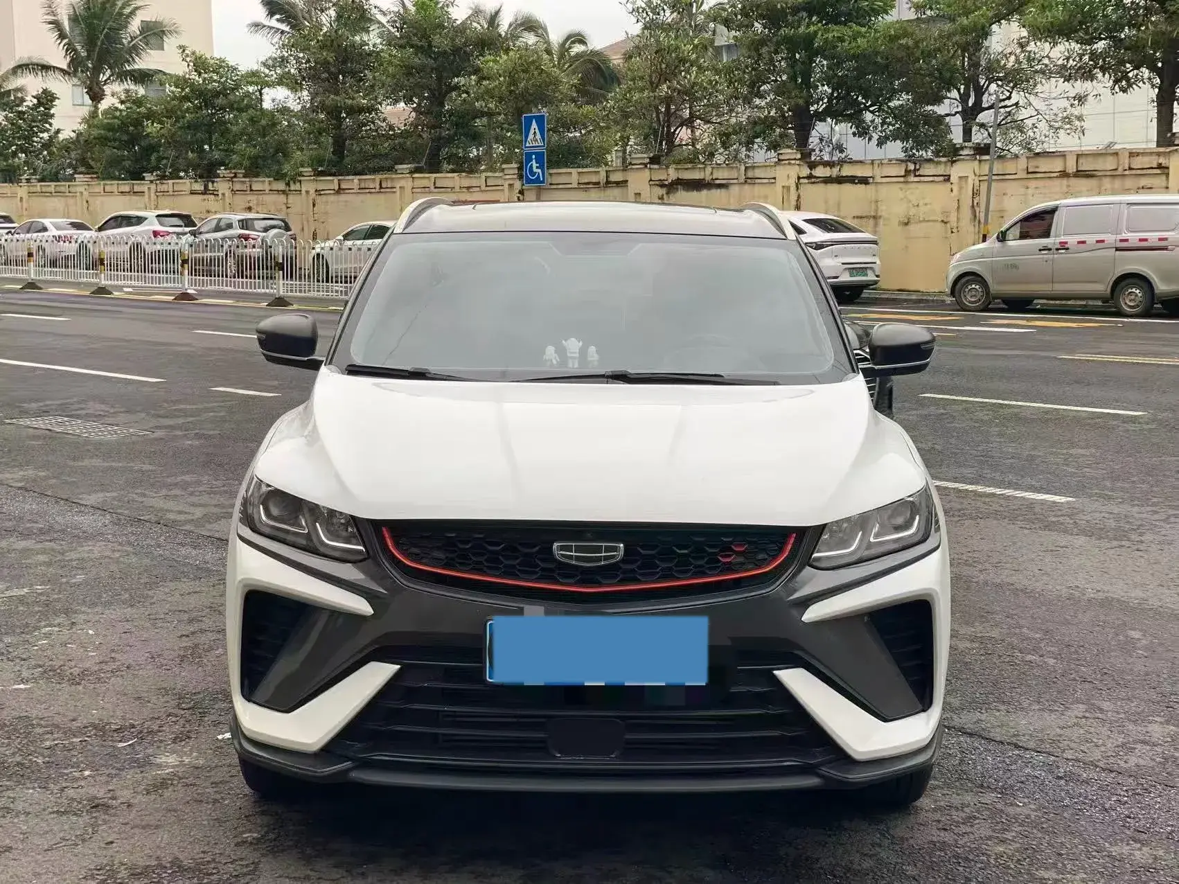 2021 GEELY COOLRAY thumbnail 2