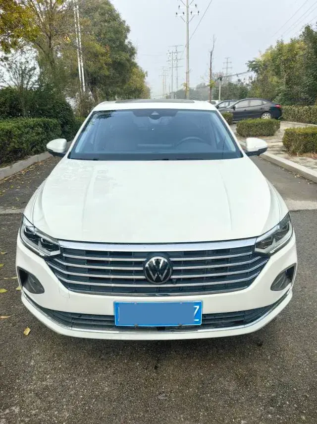 2023 VOLKSWAGEN LAVIDA thumbnail 2