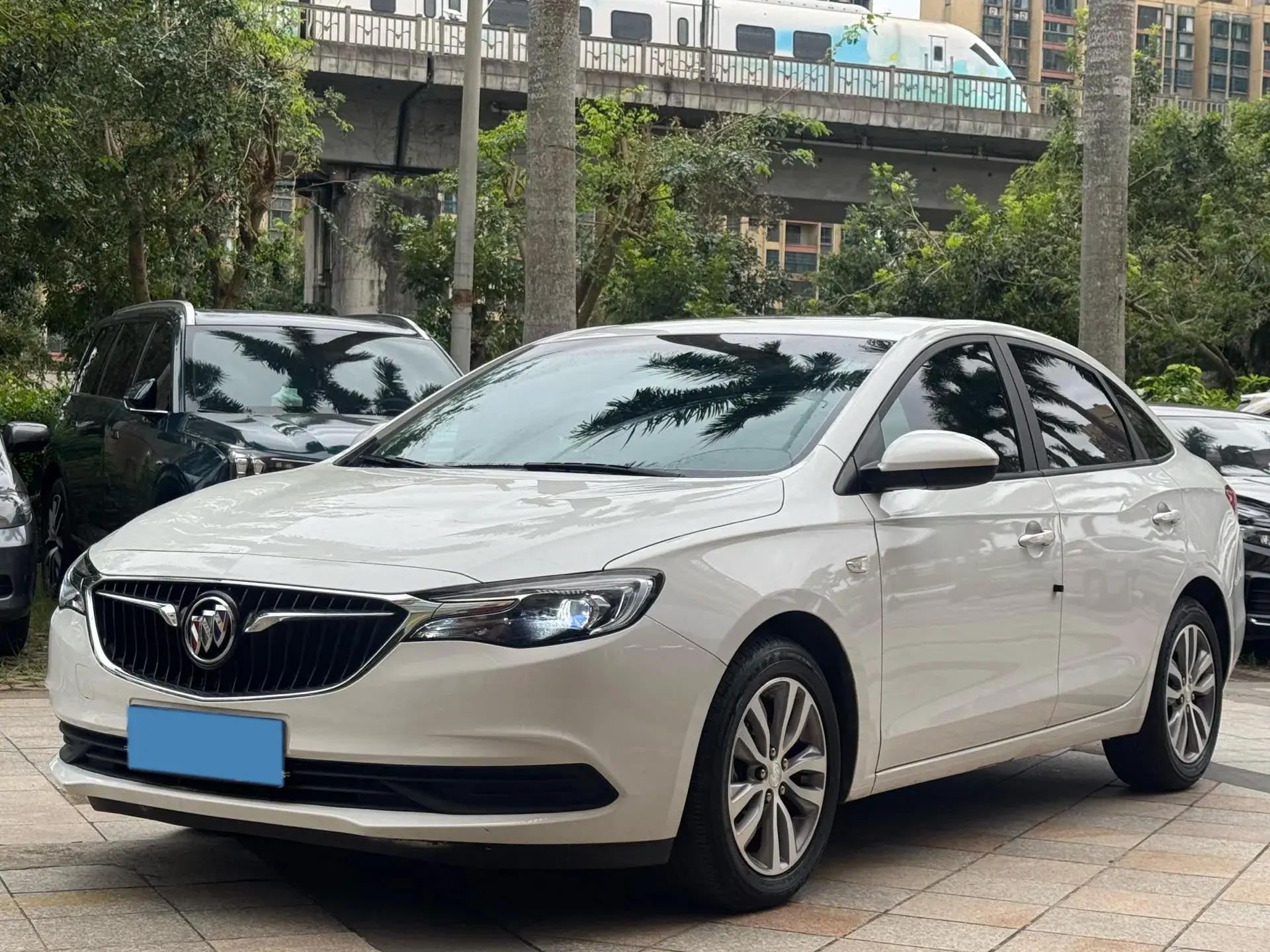 2021 BUICK EXCELLE view 1
