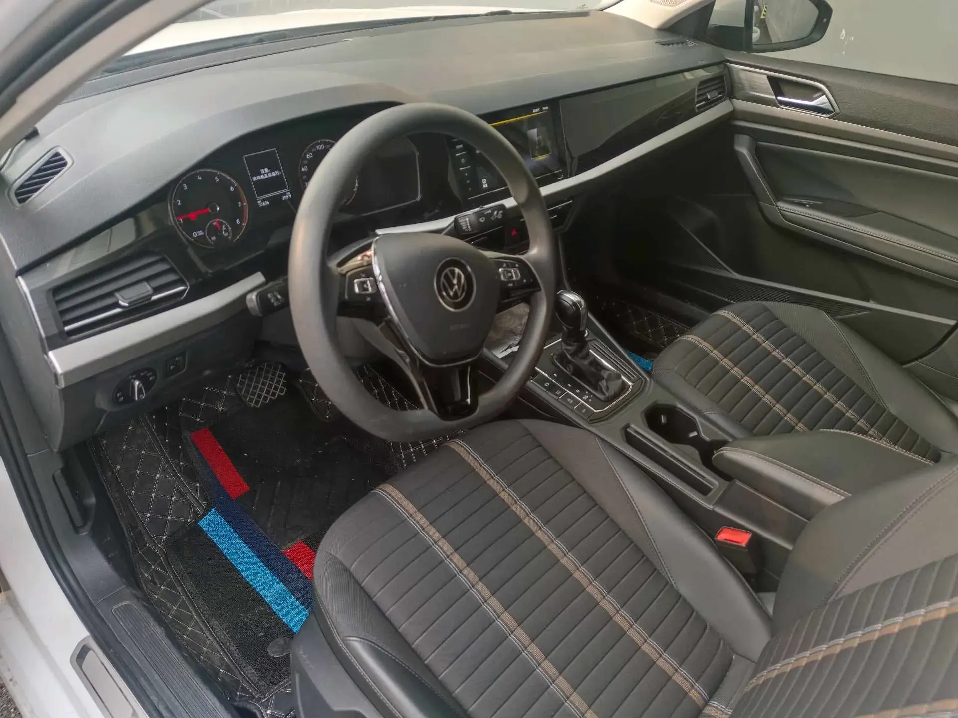 2019 VOLKSWAGEN LAVIDA thumbnail 3