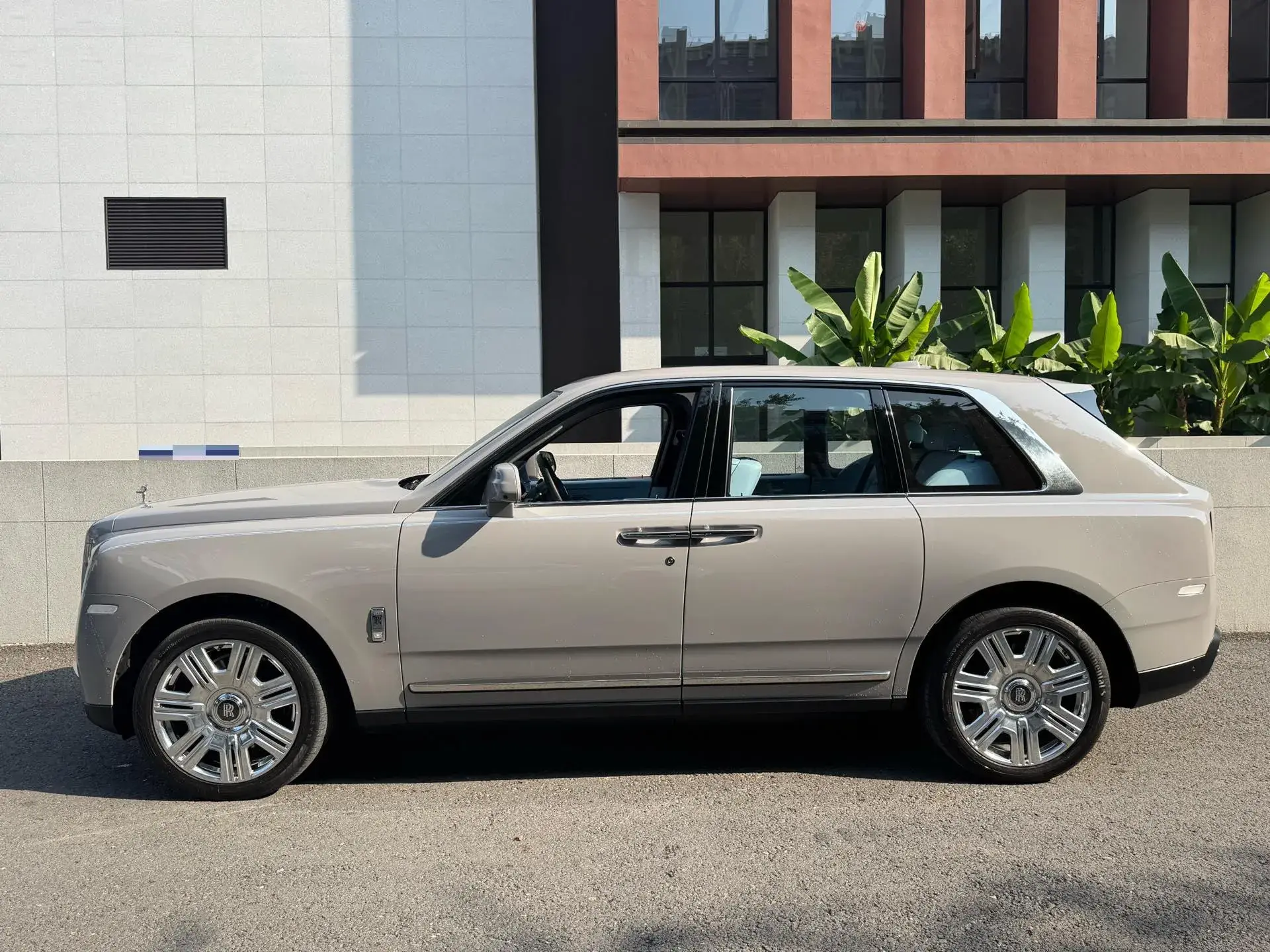 2024 ROLLS-ROYCE CULLINAN thumbnail 3