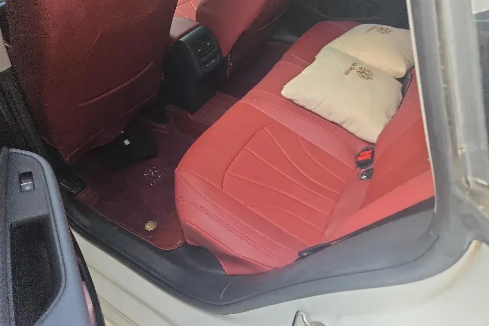 2022 VOLKSWAGEN LAMANDO thumbnail 3