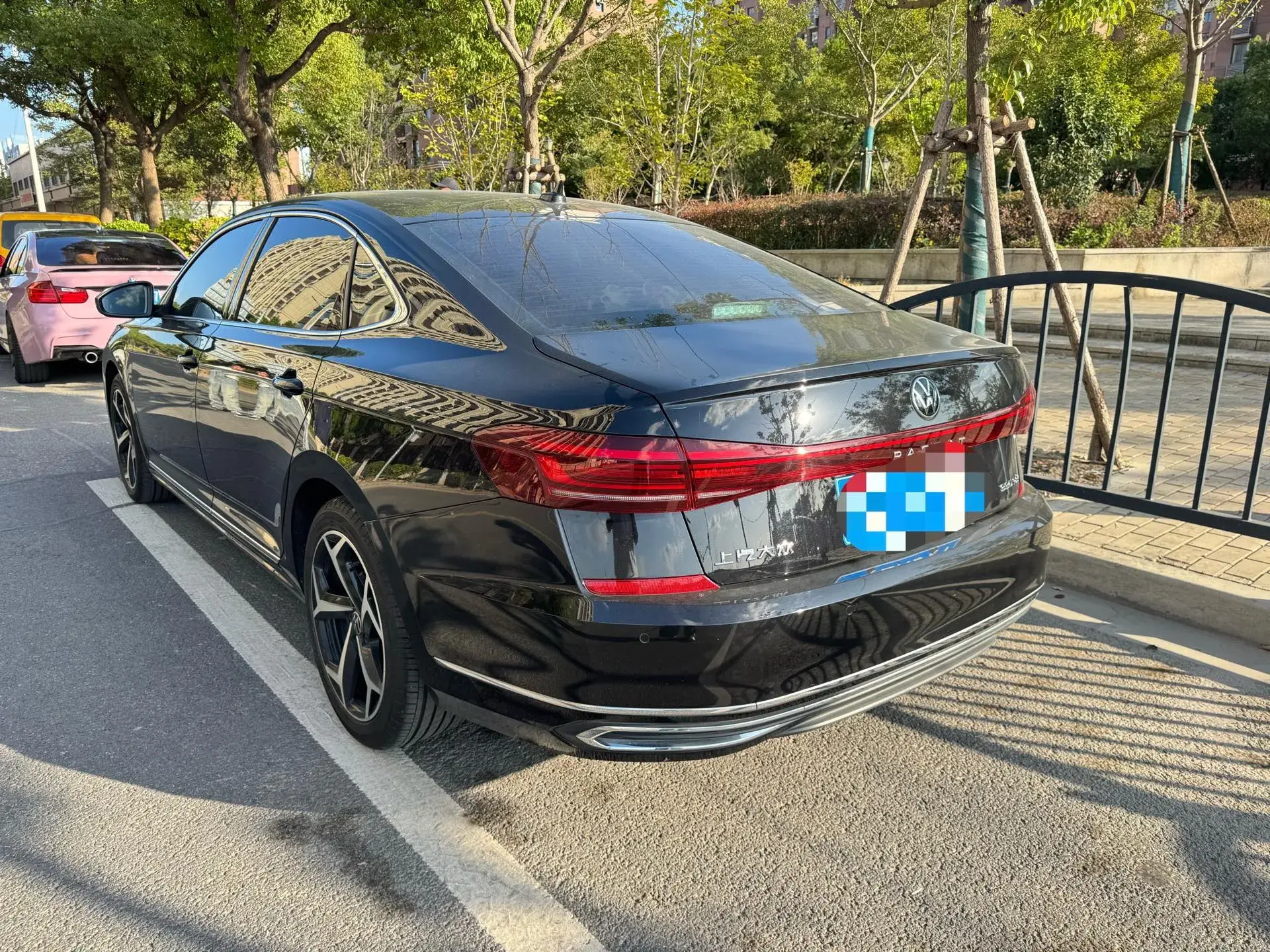 2023 VOLKSWAGEN PASSAT thumbnail 2