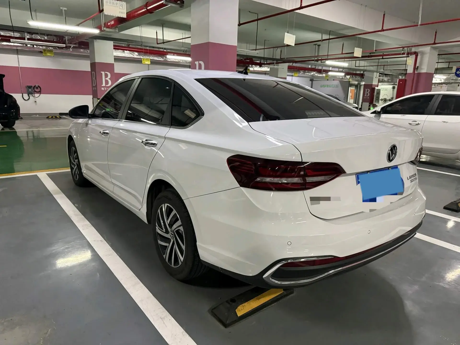 2023 VOLKSWAGEN LAVIDA thumbnail 3