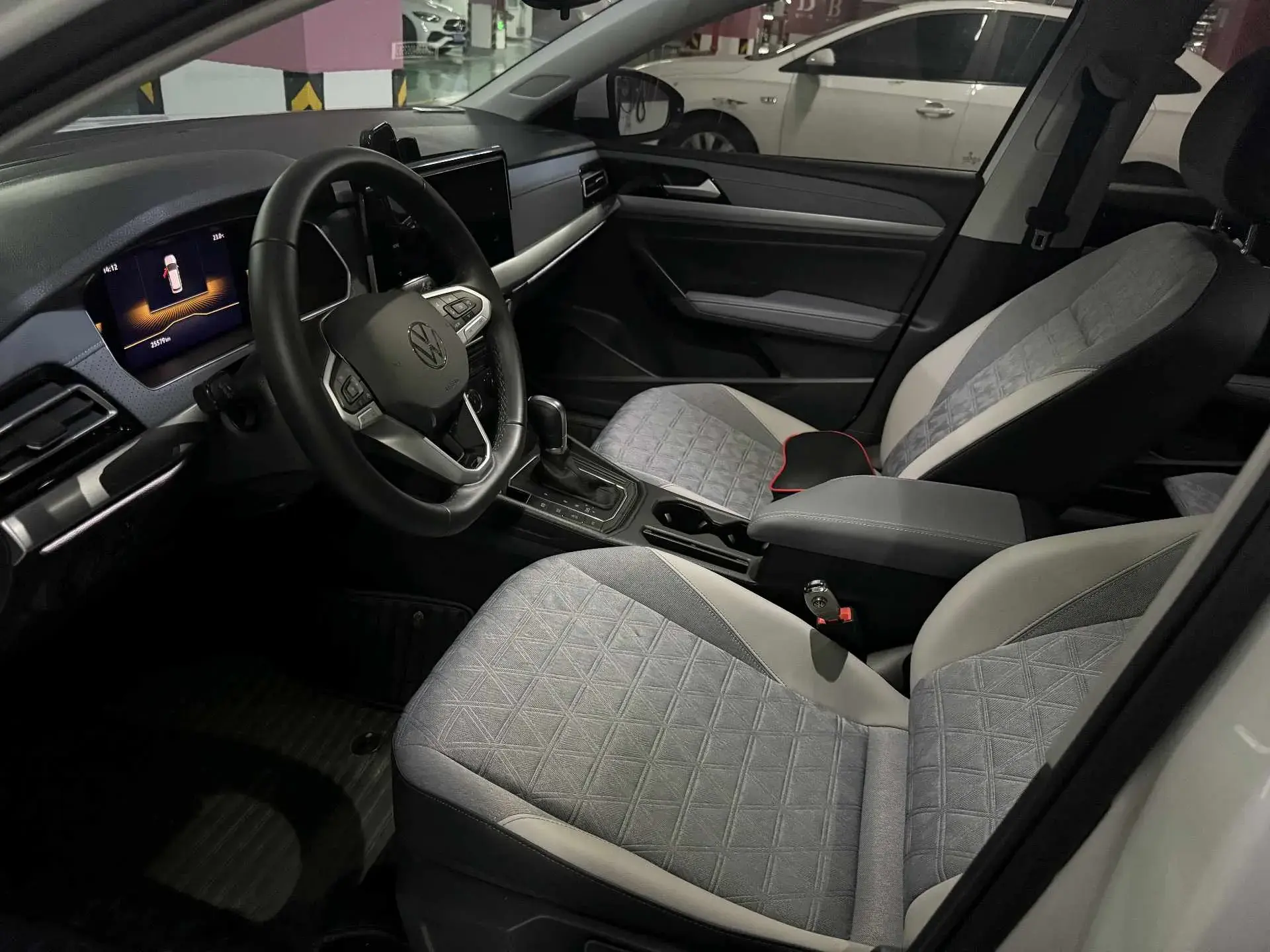 2023 VOLKSWAGEN LAVIDA thumbnail 2