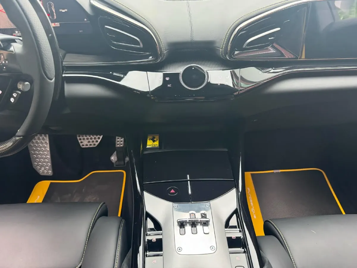 2023 Ferrari Purosangue 6.5L 725HP V12 8DCT,autocango,china used car exporter,china ev exporter,chinese used car exporter,chinese used ev exporter