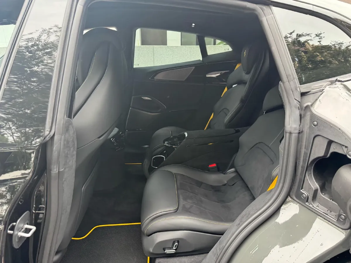 2023 Ferrari Purosangue 6.5L 725HP V12 8DCT,autocango,china used car exporter,china ev exporter,chinese used car exporter,chinese used ev exporter