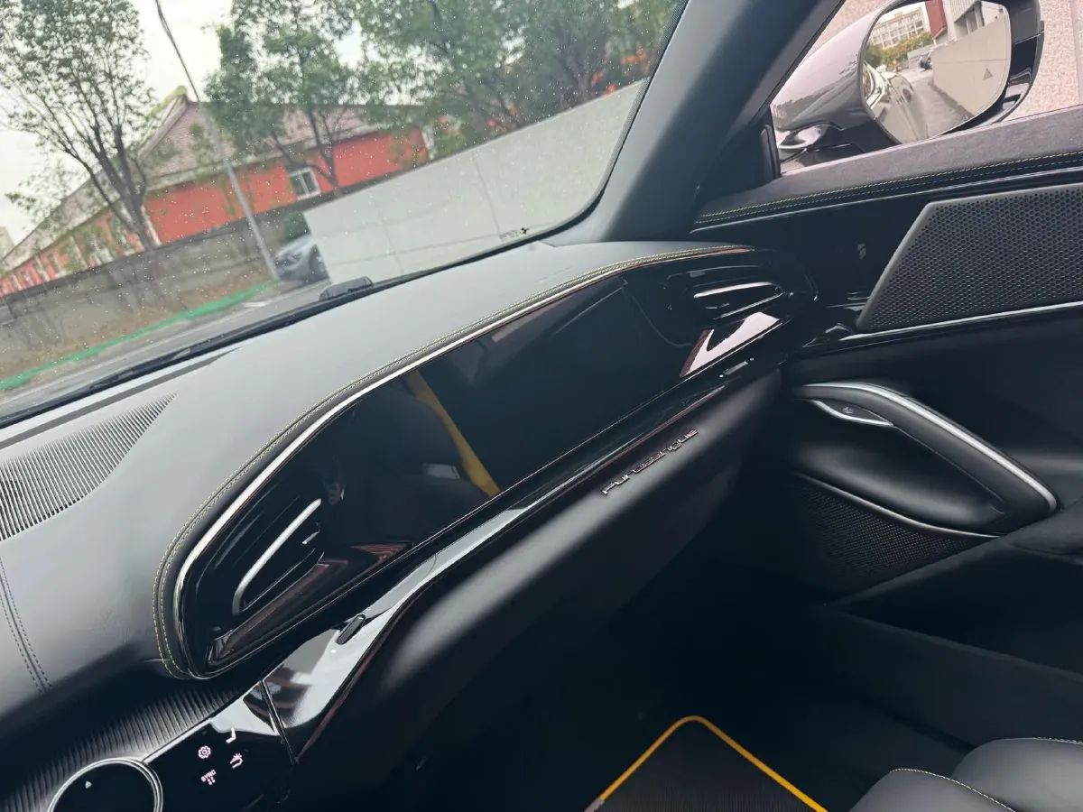 2023 Ferrari Purosangue 6.5L 725HP V12 8DCT,autocango,china used car exporter,china ev exporter,chinese used car exporter,chinese used ev exporter