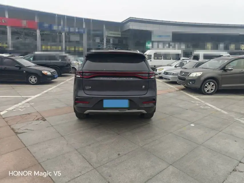 2023 BYD TANG thumbnail 3