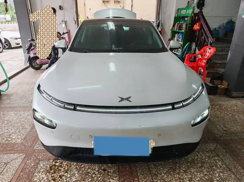 2022 XPENG P7 thumbnail 2