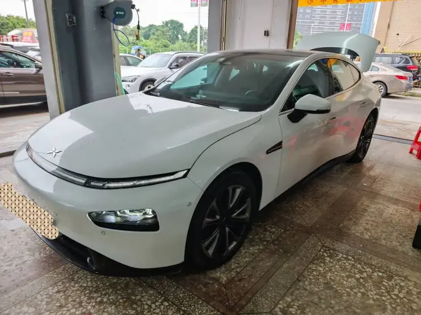 2022 XPENG P7 view 1
