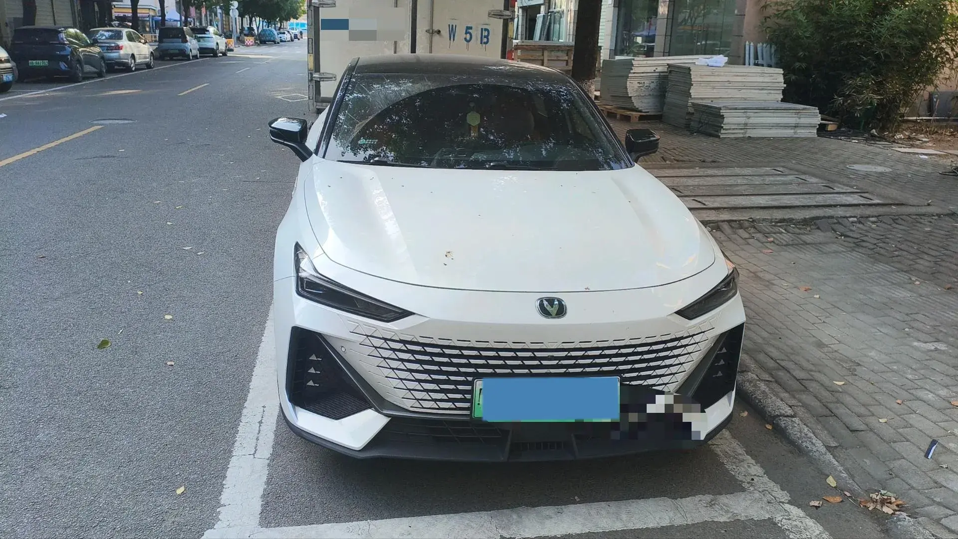 2023 CHANGAN UNI-V thumbnail 2