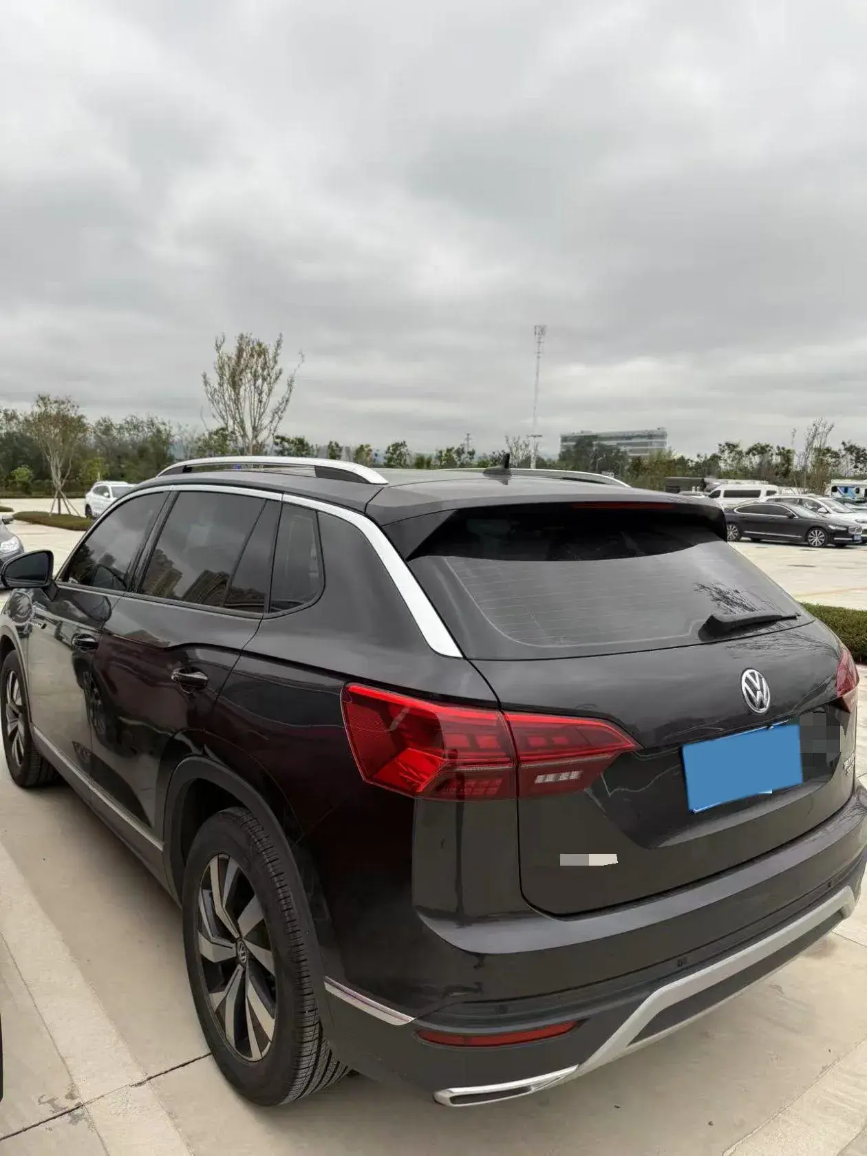 2020 VOLKSWAGEN TAYRON thumbnail 3