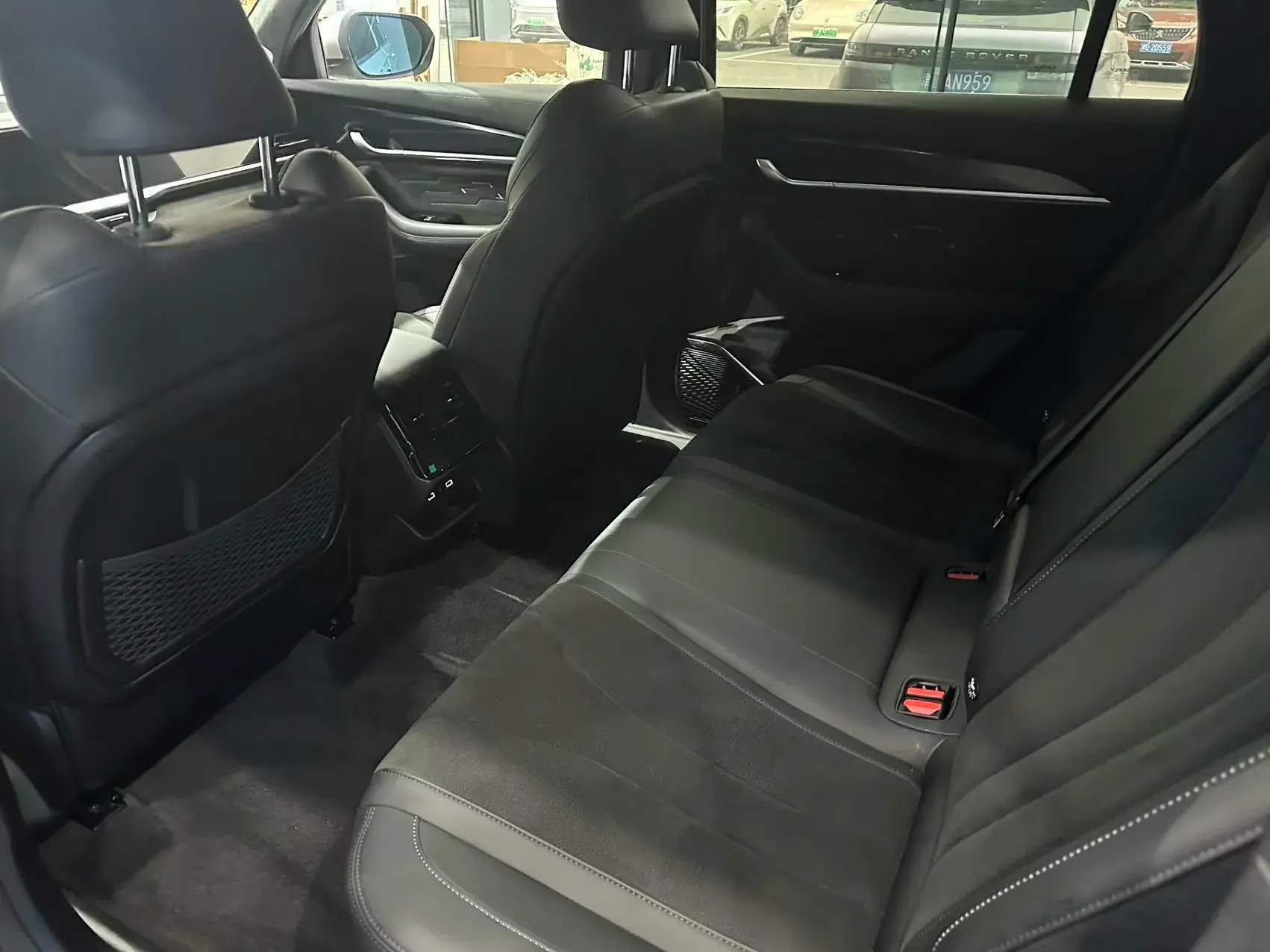 2024 GEELY MONJARO thumbnail 4