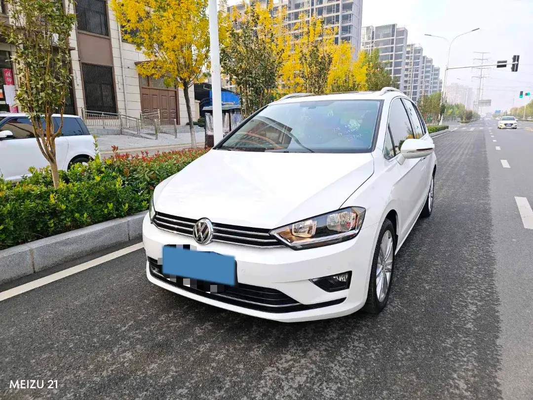 2018 VOLKSWAGEN GOLF view 1