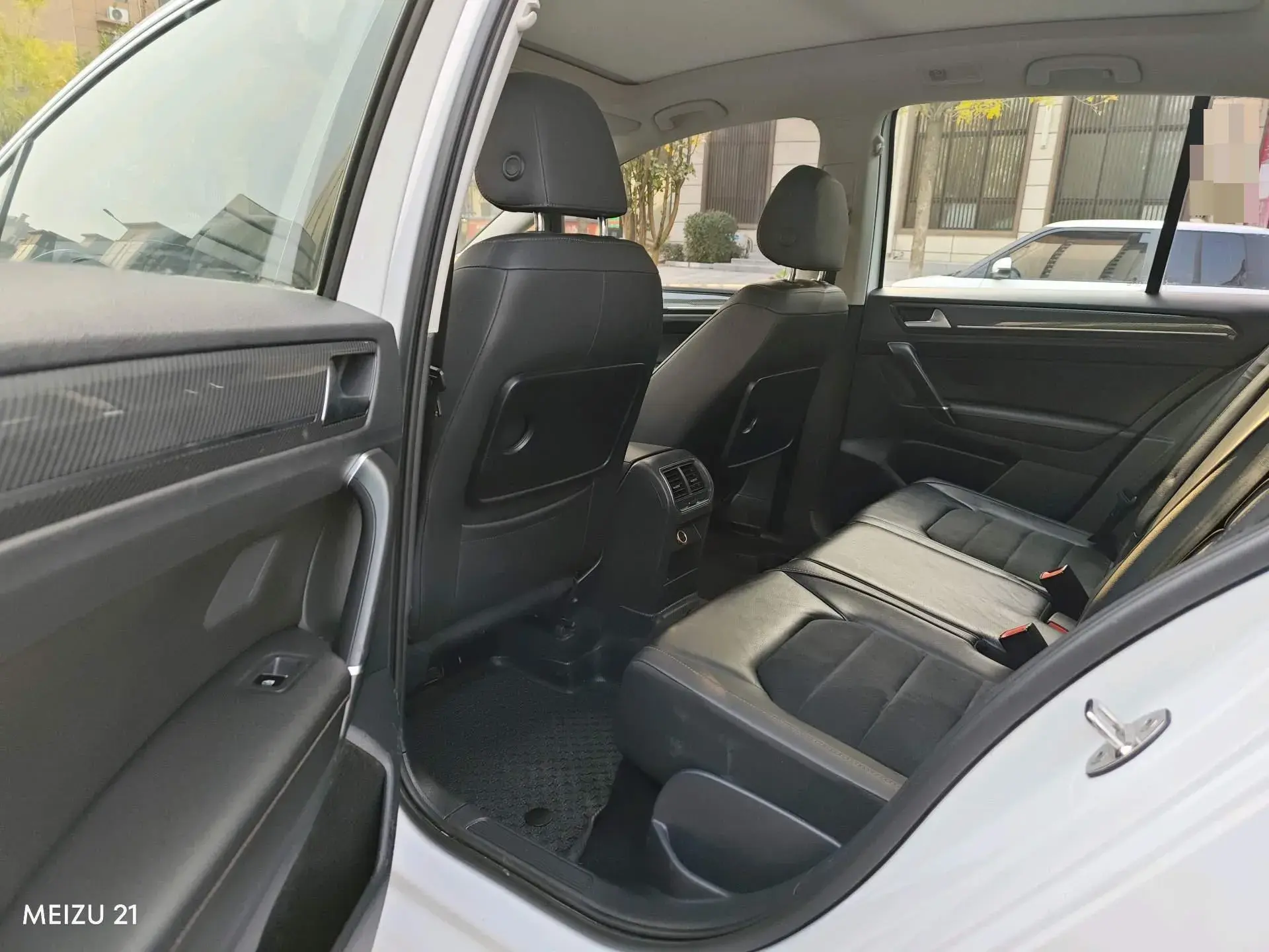 2018 VOLKSWAGEN GOLF thumbnail 4