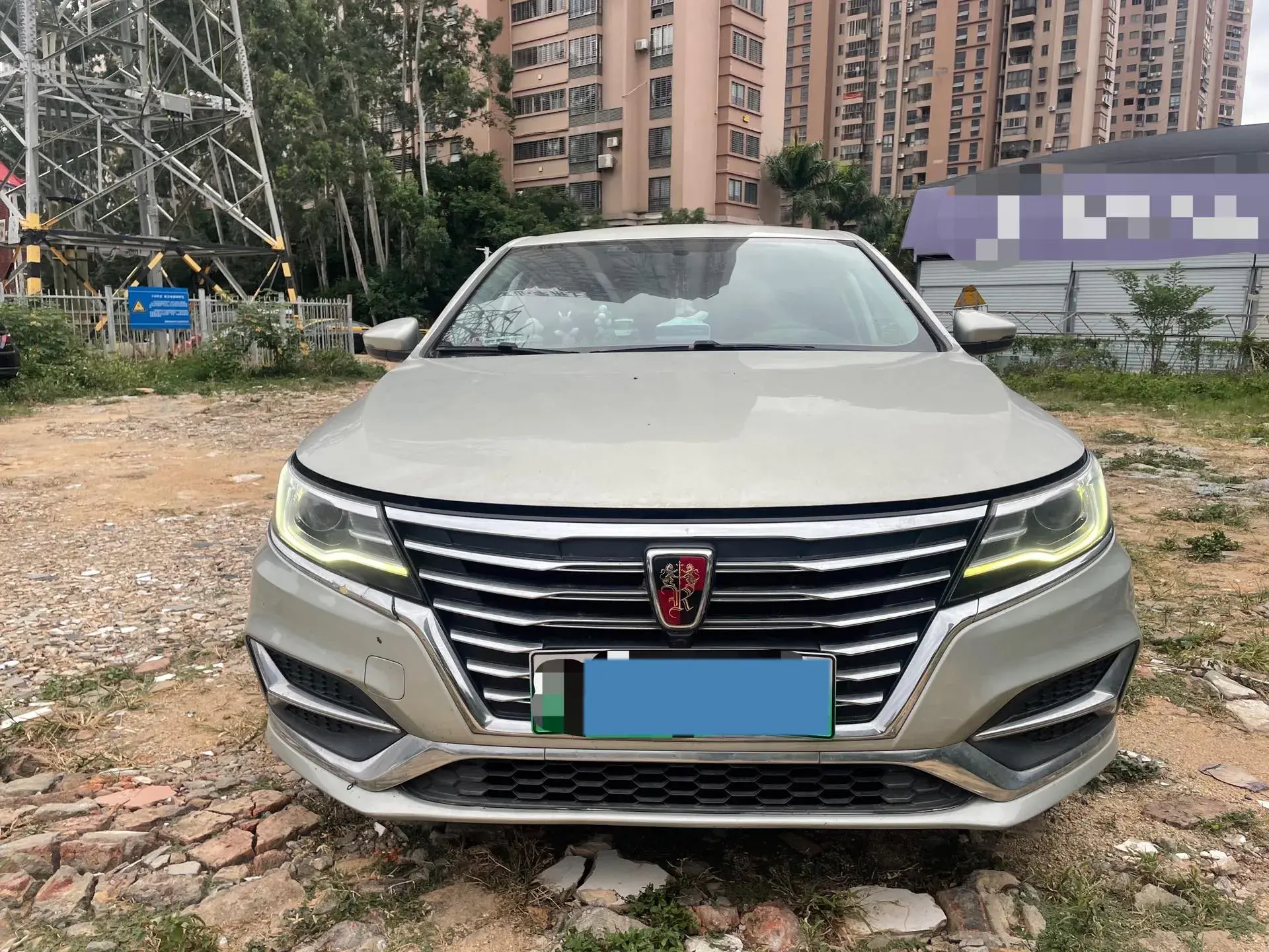 2017 ROEWE I6 view 1