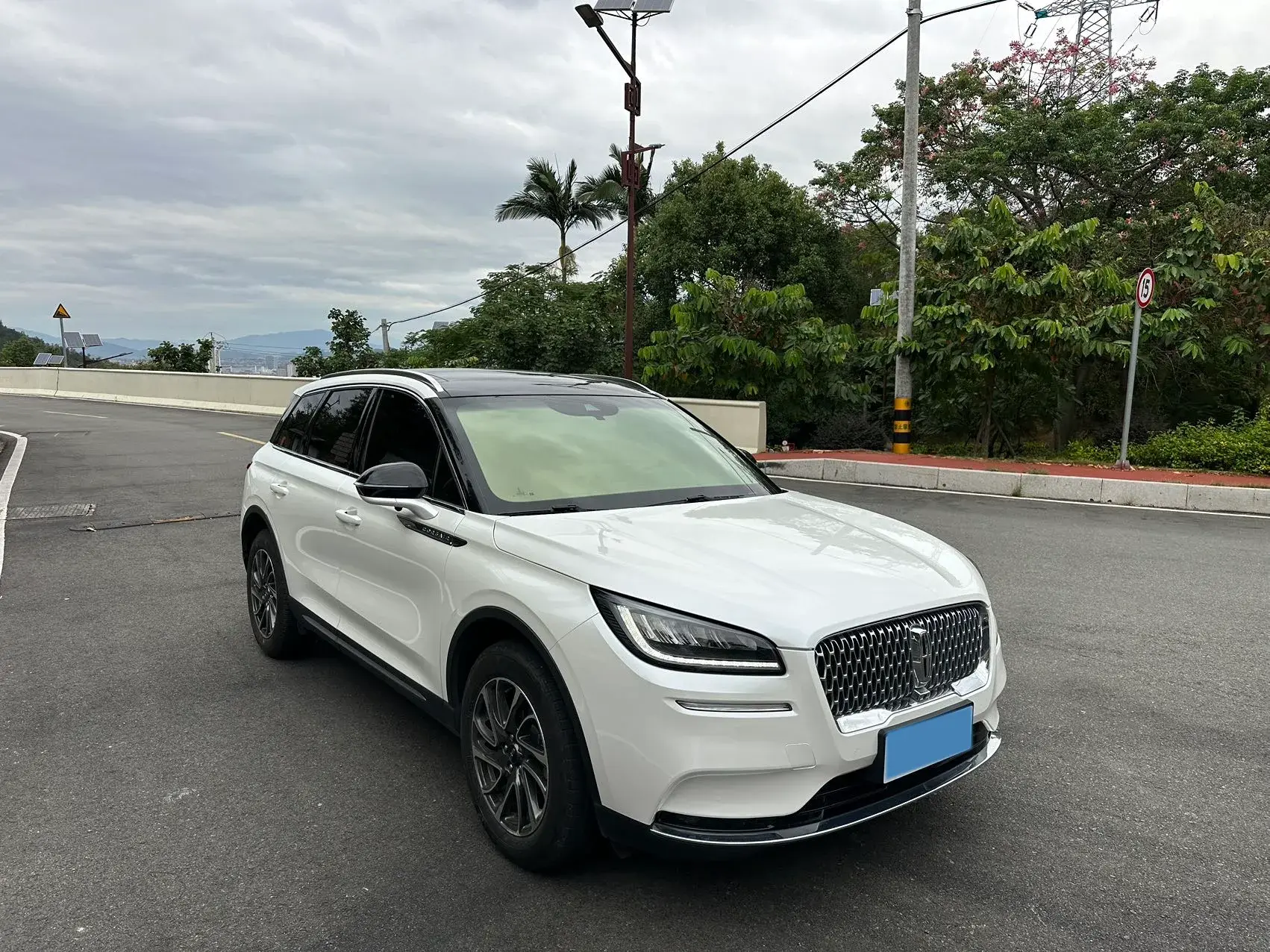 2020 LINCOLN CORSAIR thumbnail 2