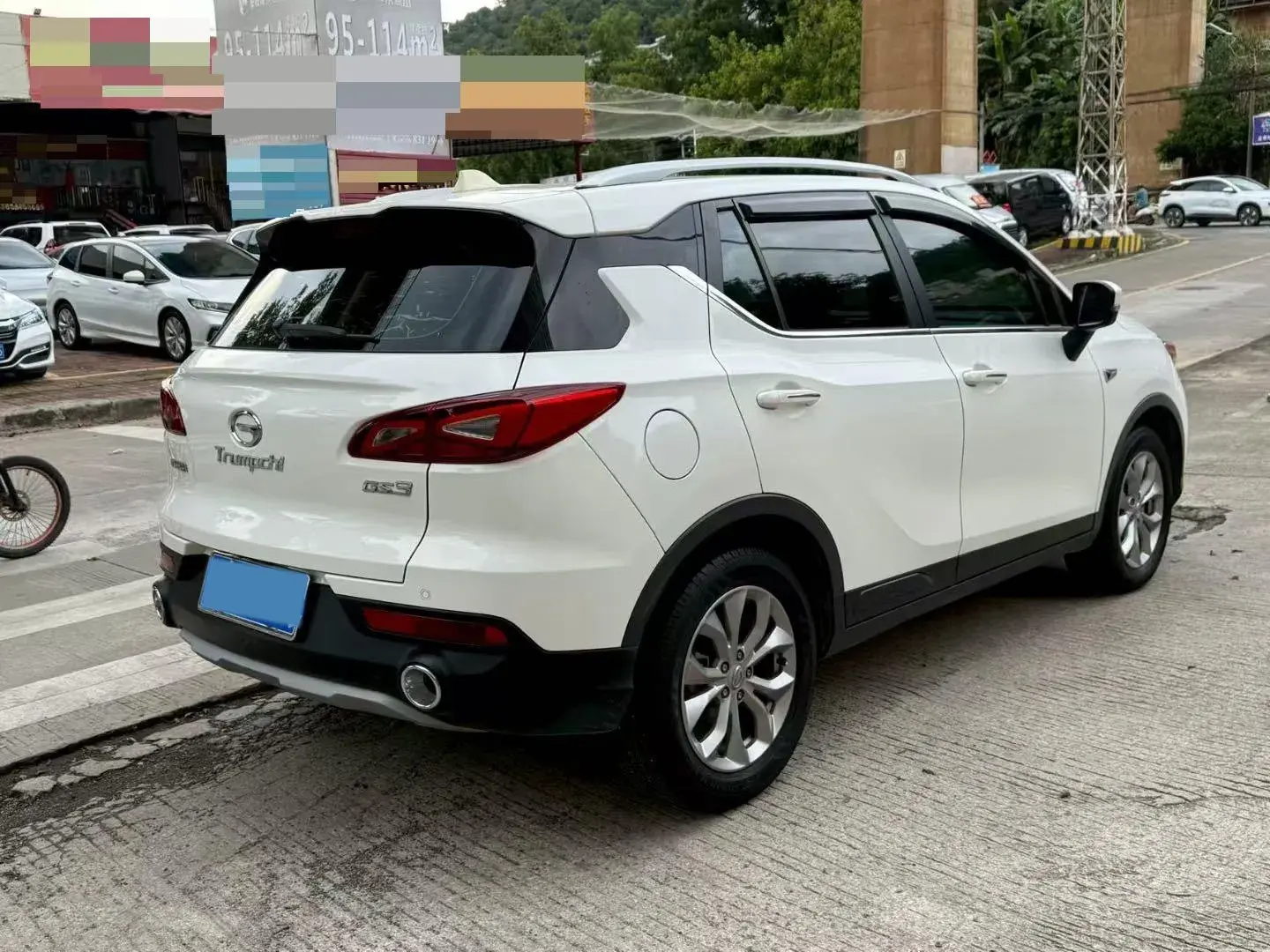 2019 GAC TRUMPCHI thumbnail 4