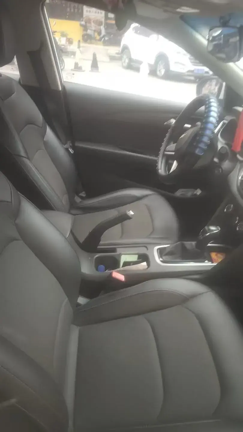 2019 CHEVROLET CAVALIER thumbnail 3