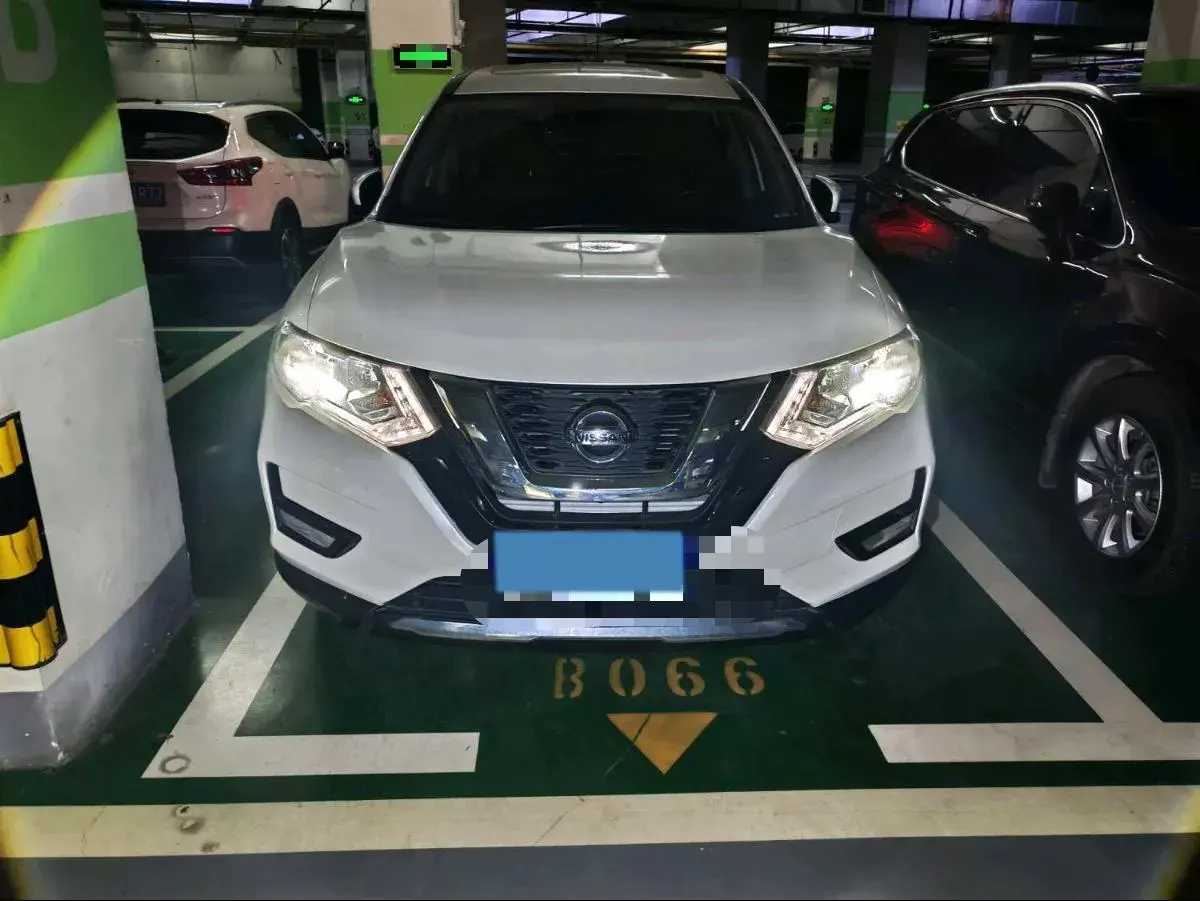 2020 NISSAN X-TRAIL thumbnail 2