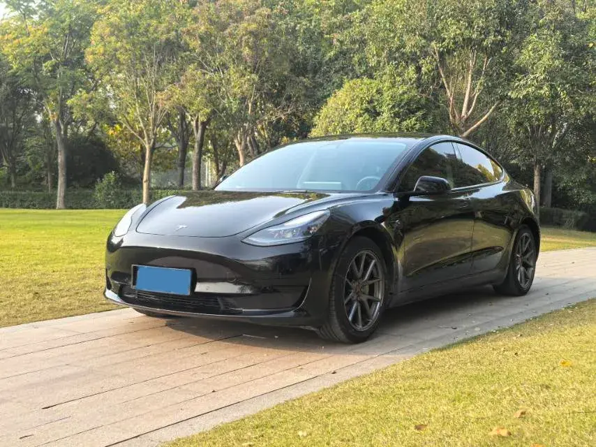2022 TESLA MODEL view 1