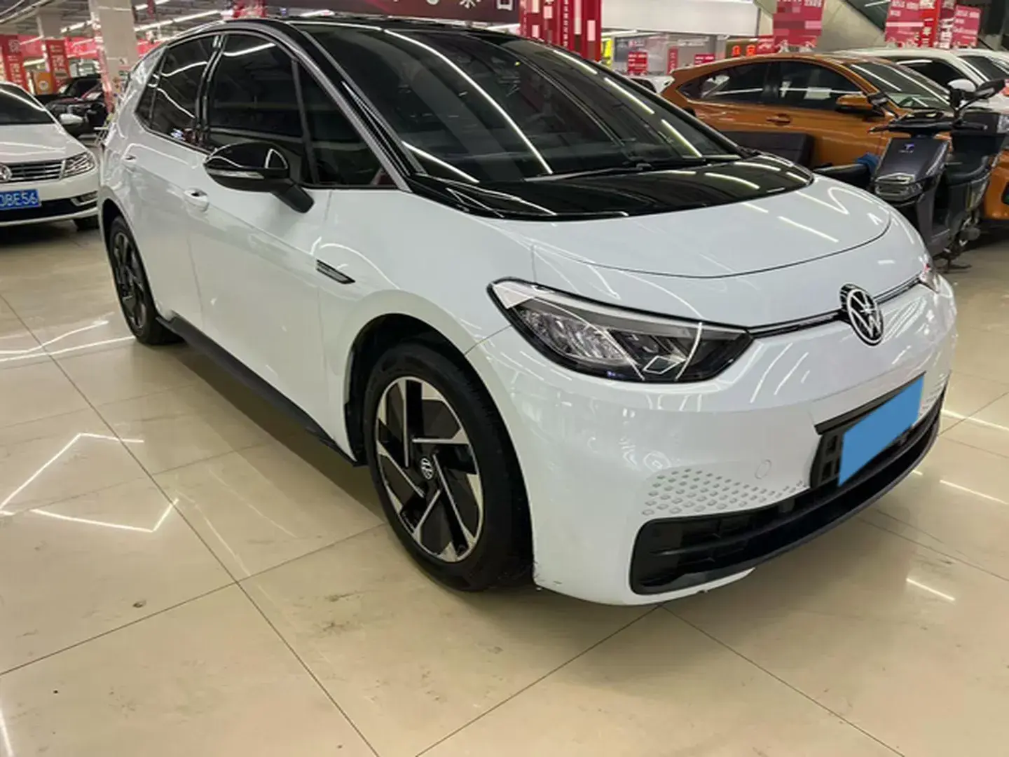 2023 VOLKSWAGEN ID.3 thumbnail 3