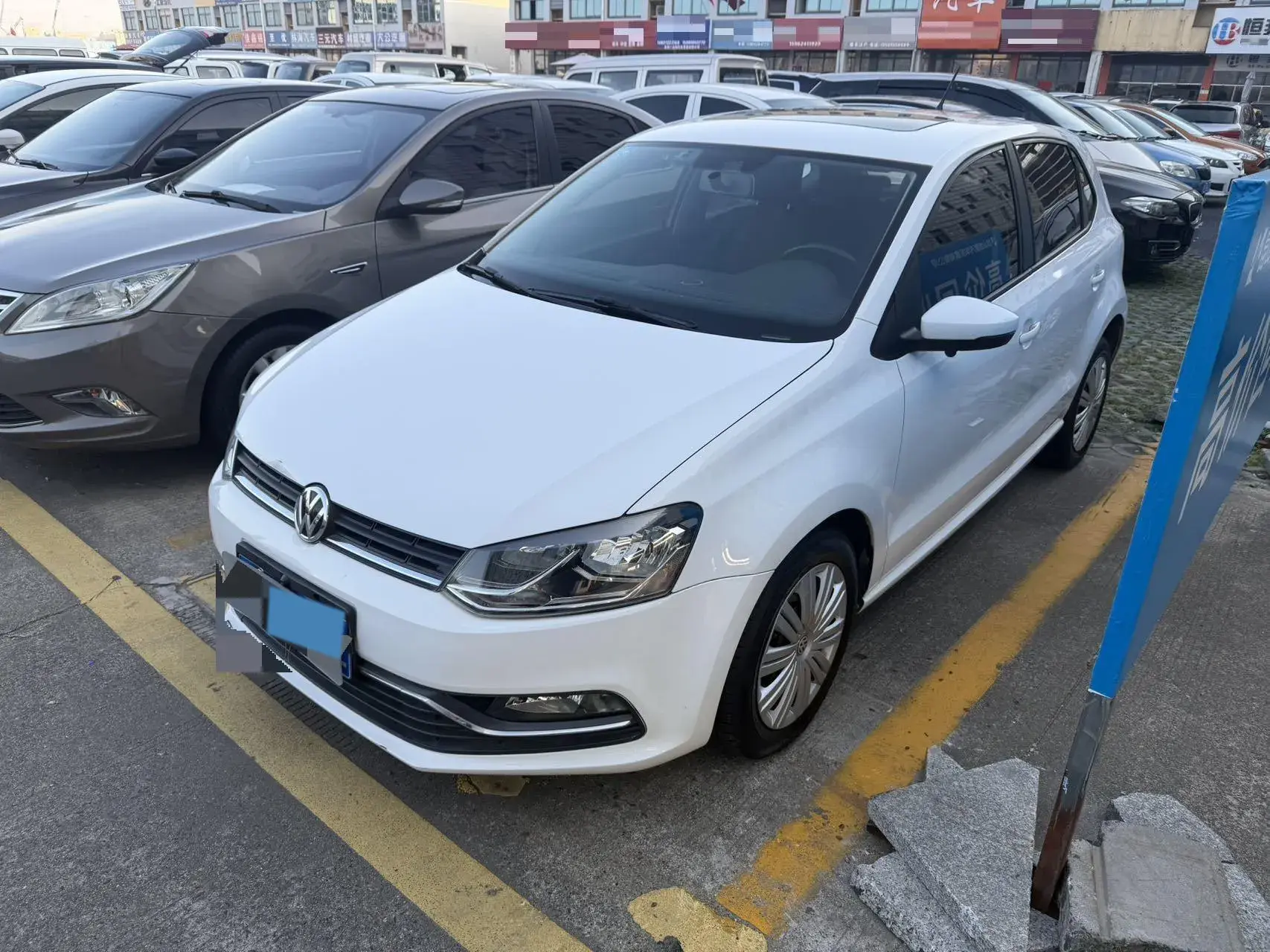 2018 VOLKSWAGEN POLO view 1