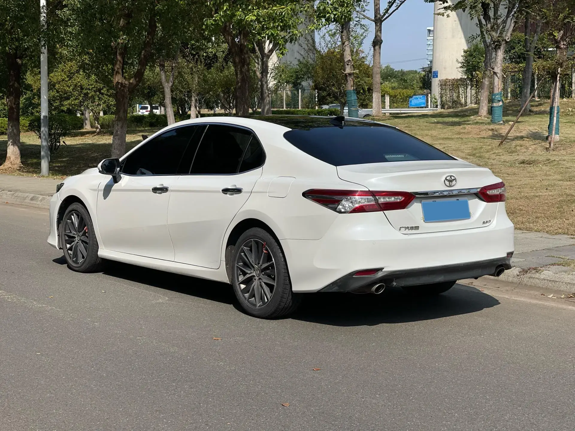 2021 TOYOTA CAMRY thumbnail 3