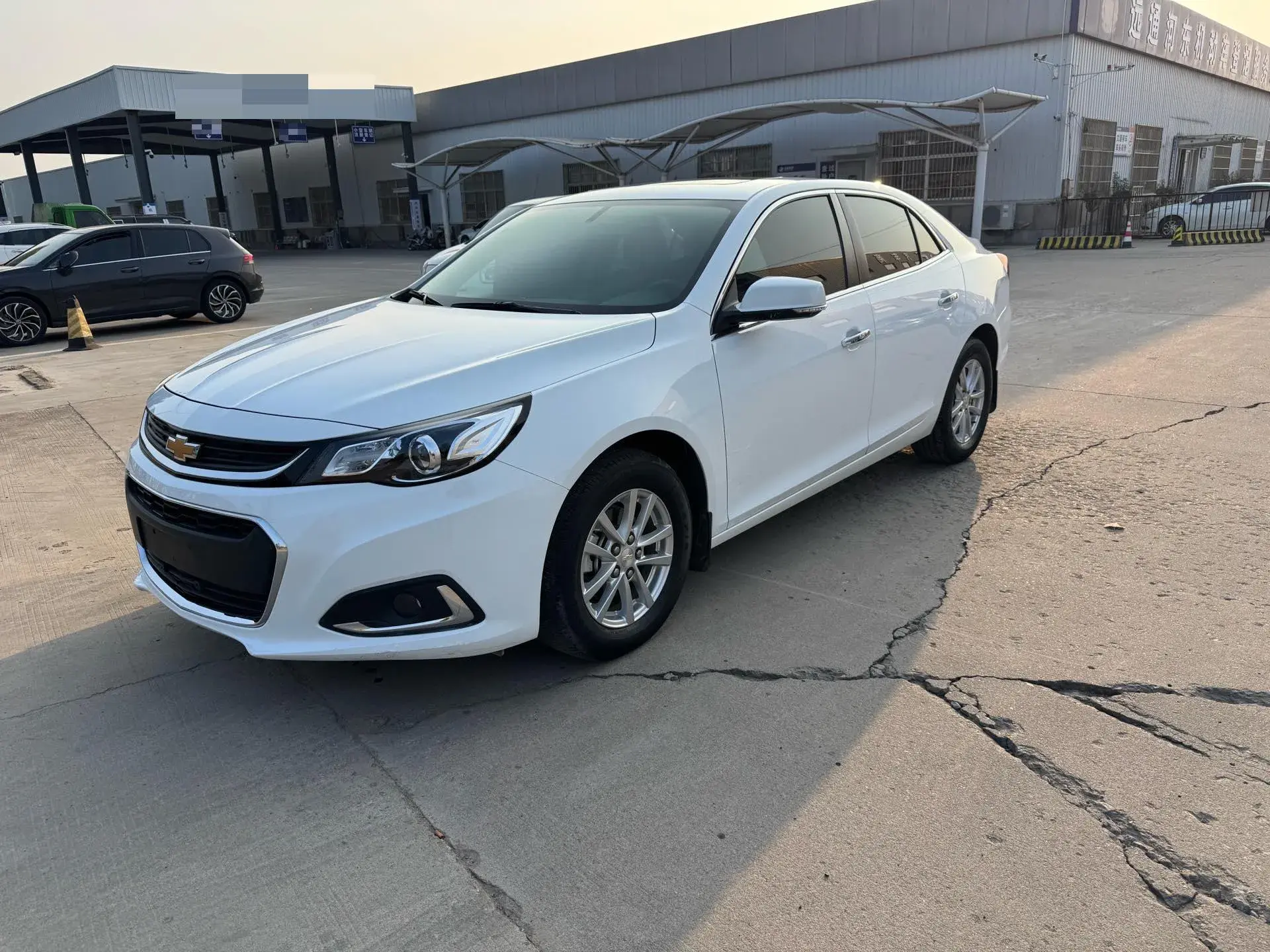 2018 CHEVROLET MALIBU view 1