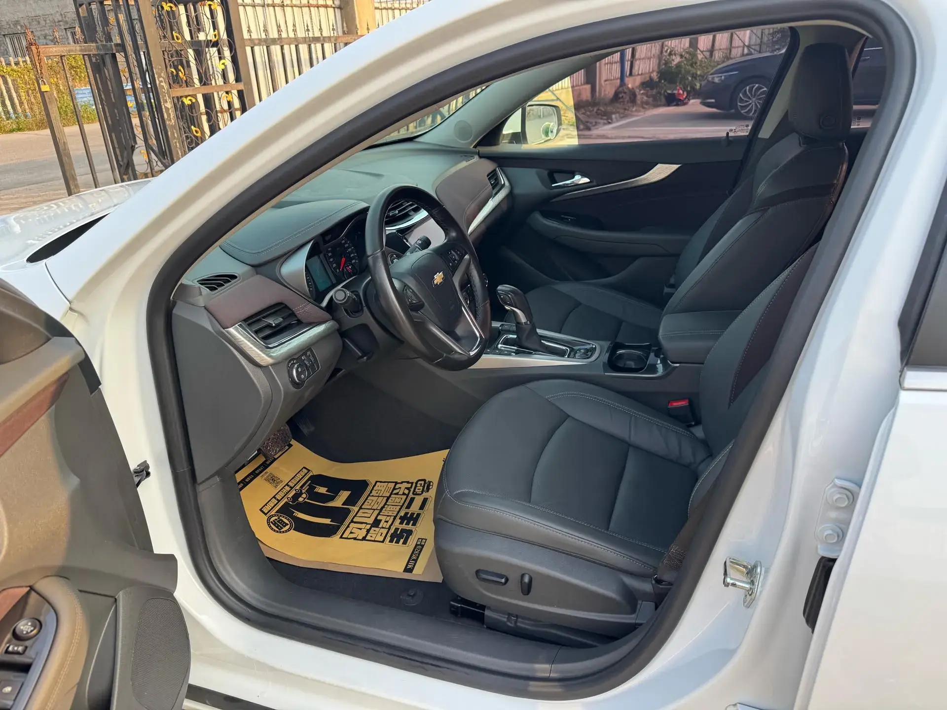 2018 CHEVROLET MALIBU thumbnail 4