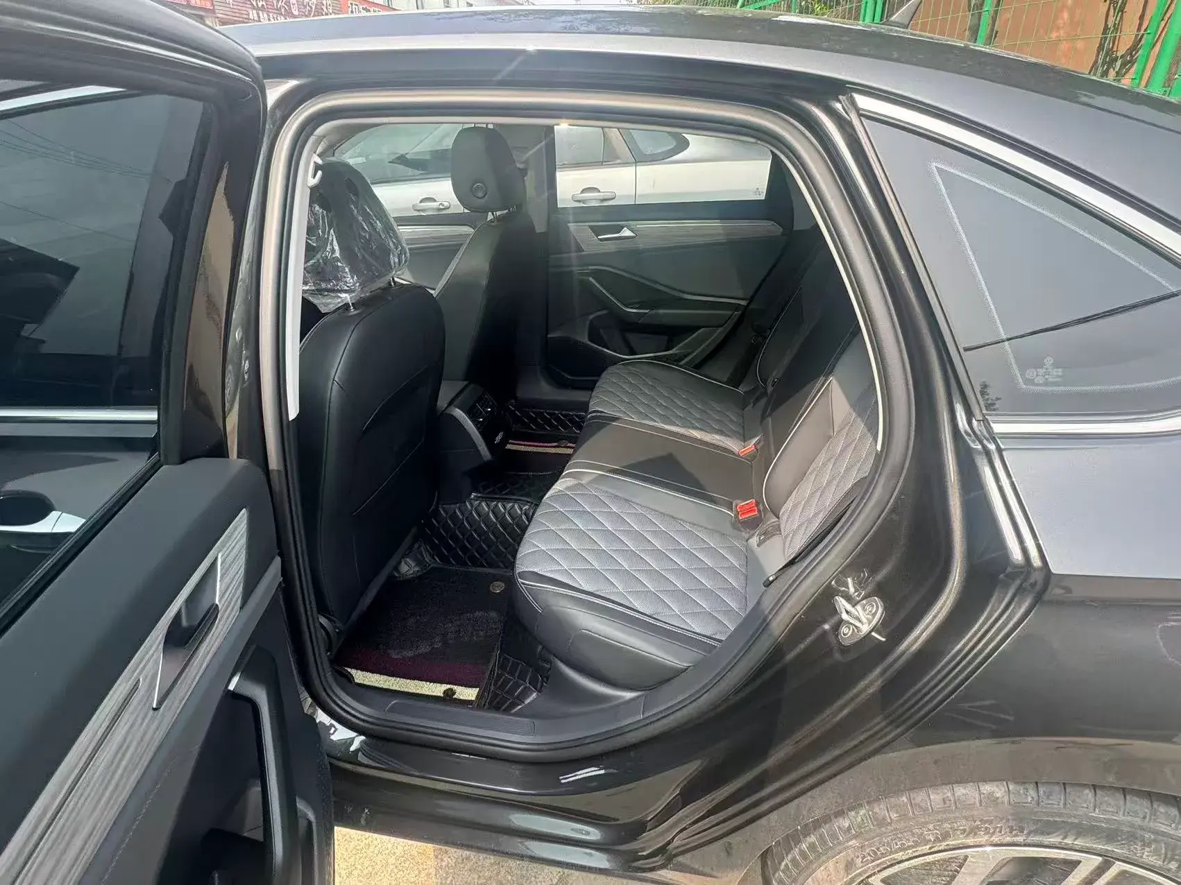 2023 VOLKSWAGEN SAGITAR thumbnail 4