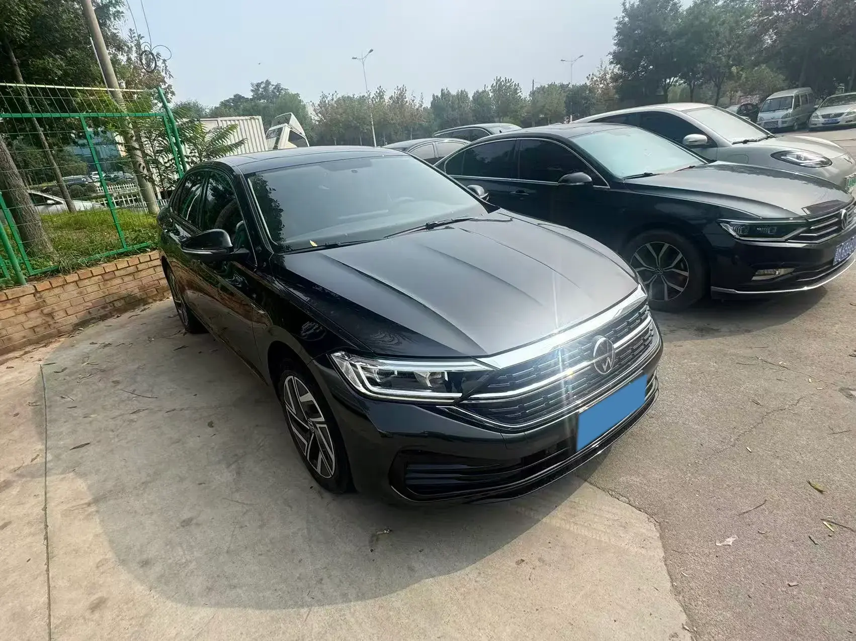 2023 VOLKSWAGEN SAGITAR thumbnail 2