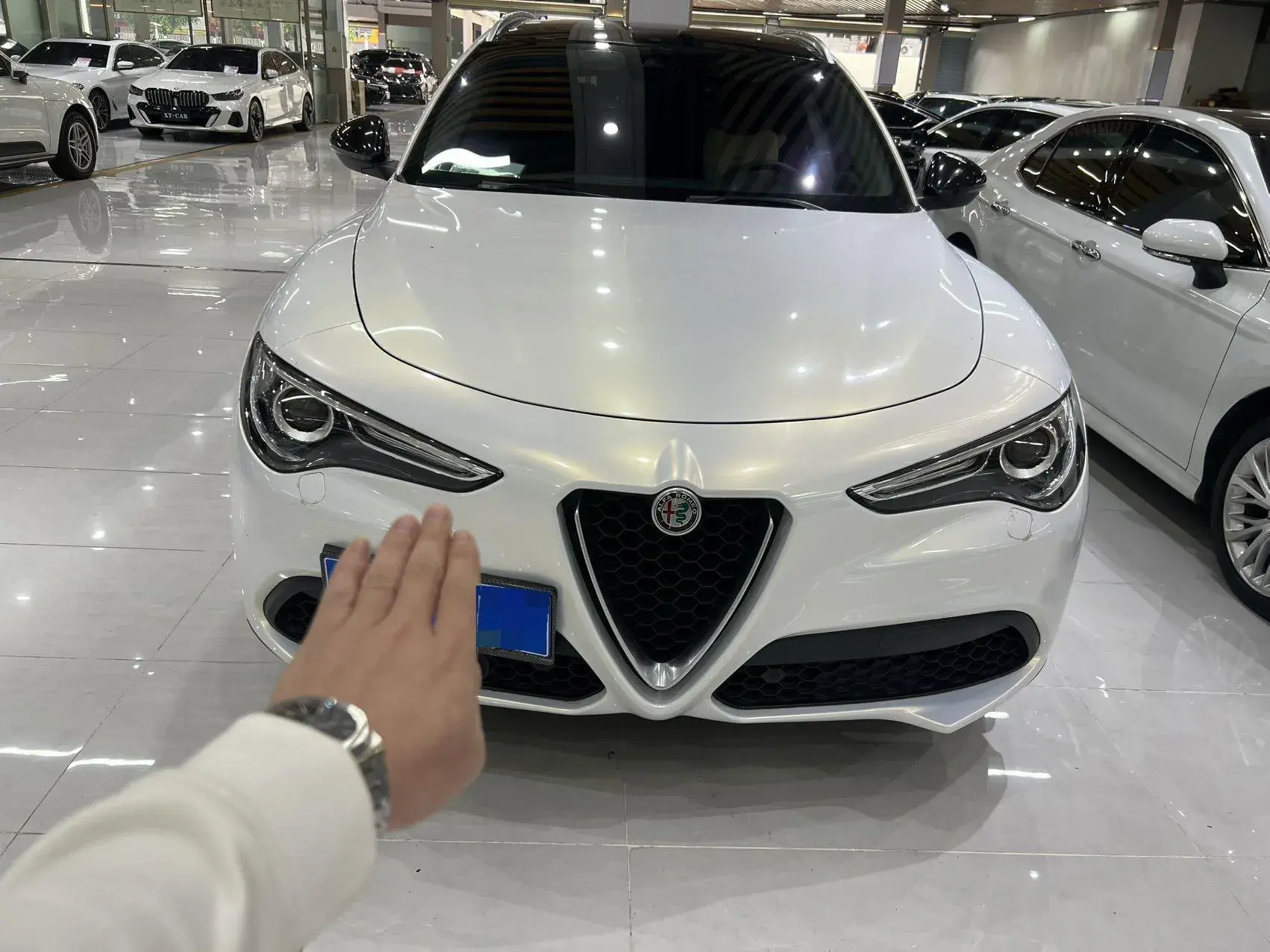 2017 ALFA ROMEO thumbnail 2