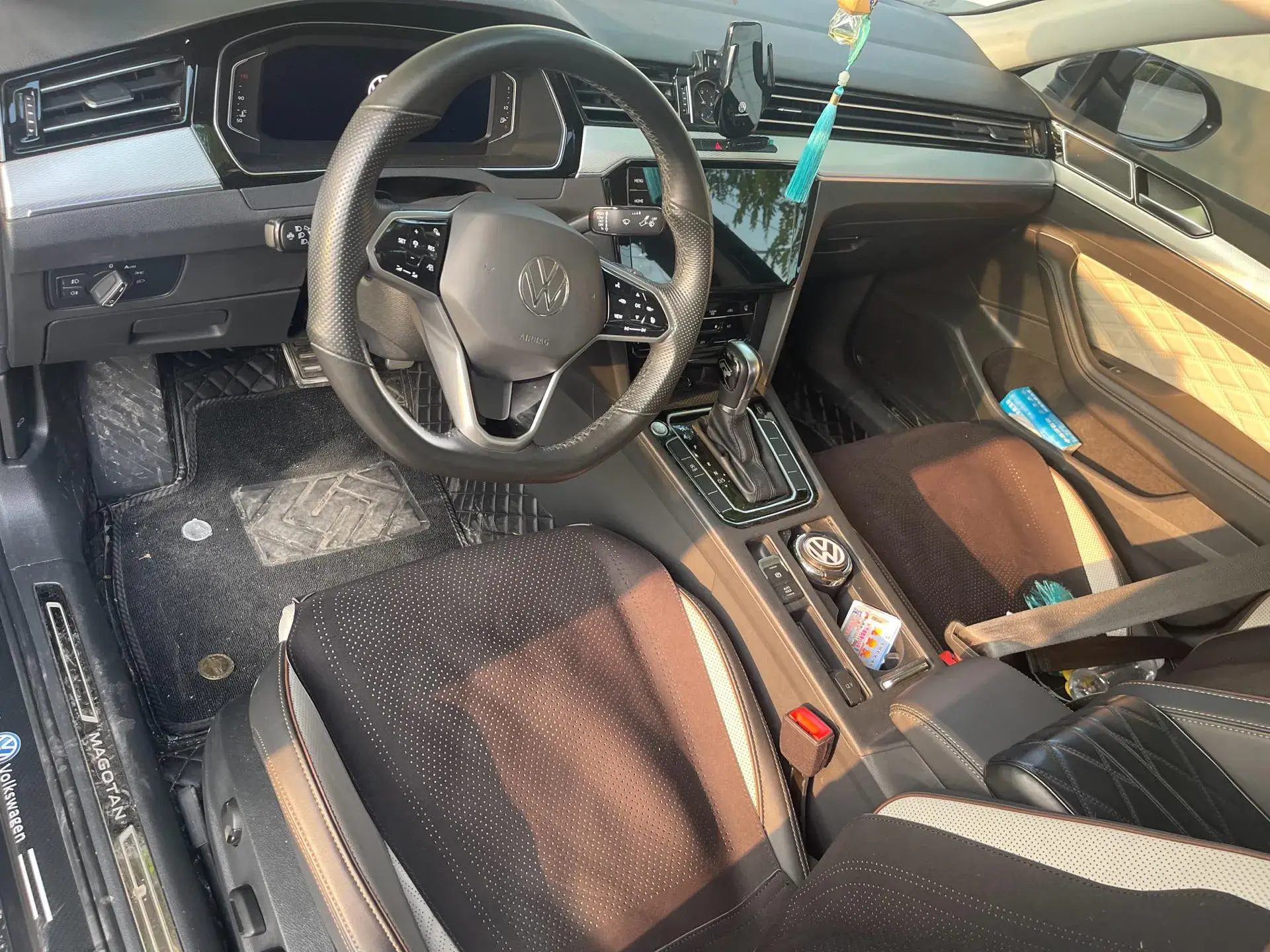 2023 VOLKSWAGEN MAGOTAN thumbnail 2