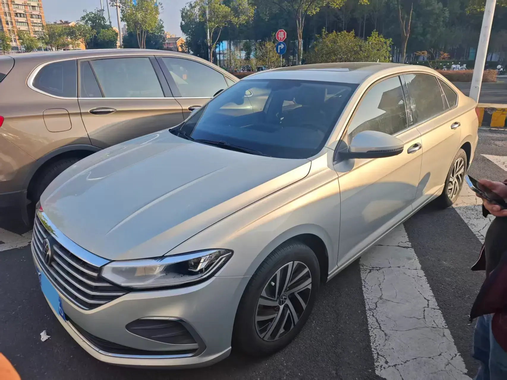 2023 VOLKSWAGEN LAVIDA view 1