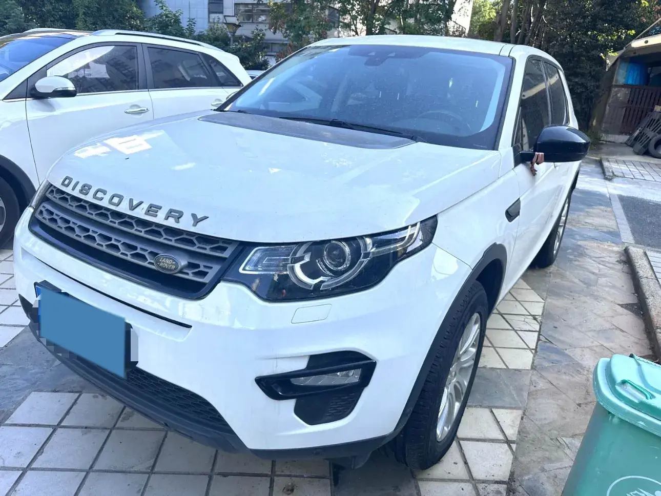 2019 LAND ROVER view 1