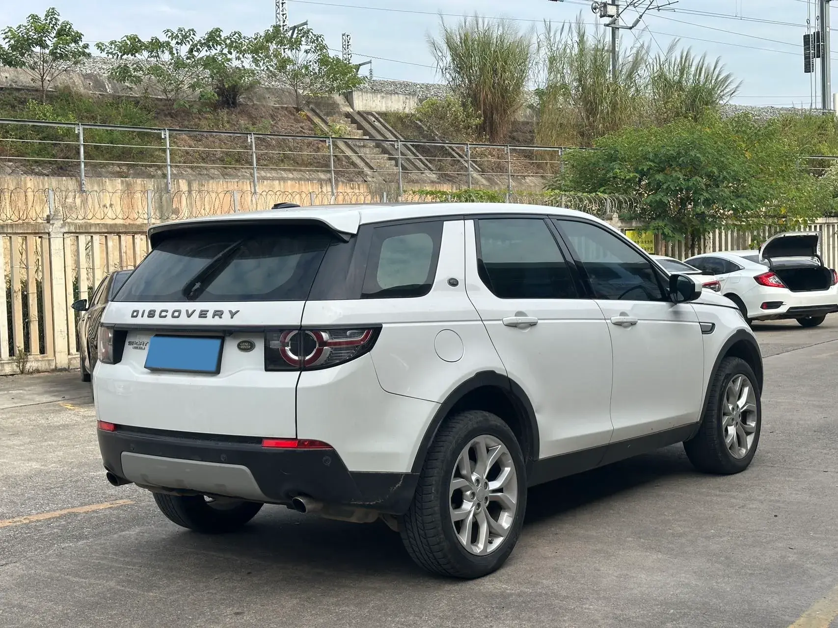 2016 LAND ROVER thumbnail 3