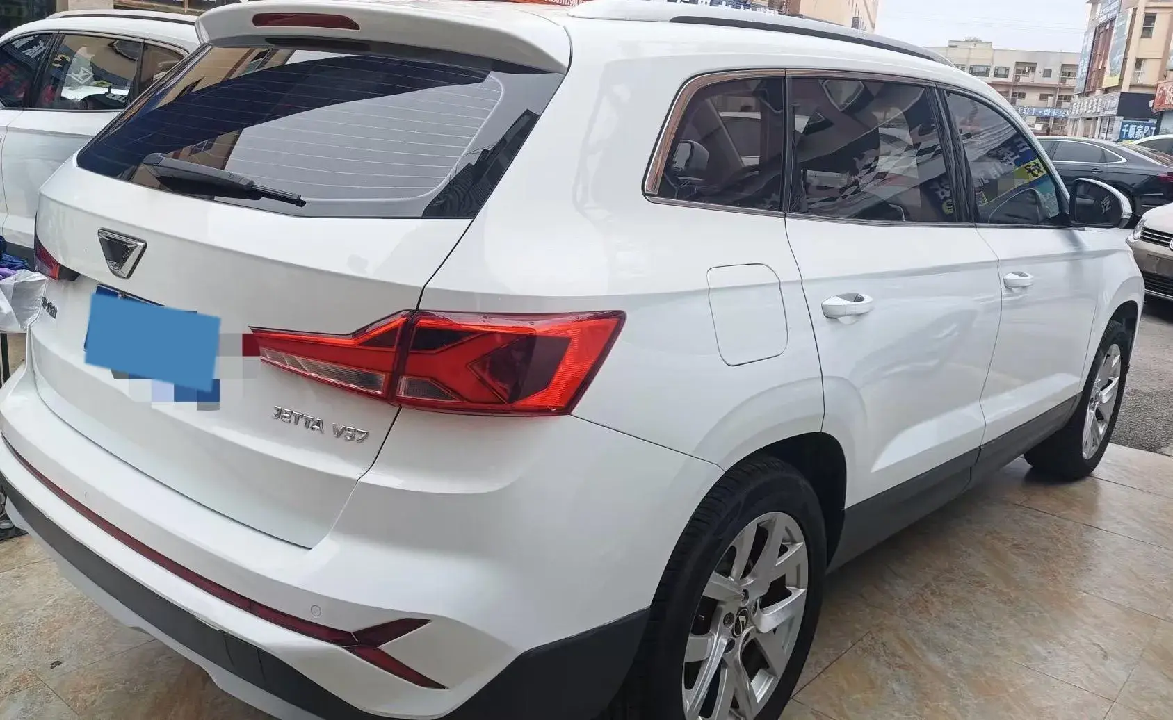 2023 JETTA VS7 thumbnail 4