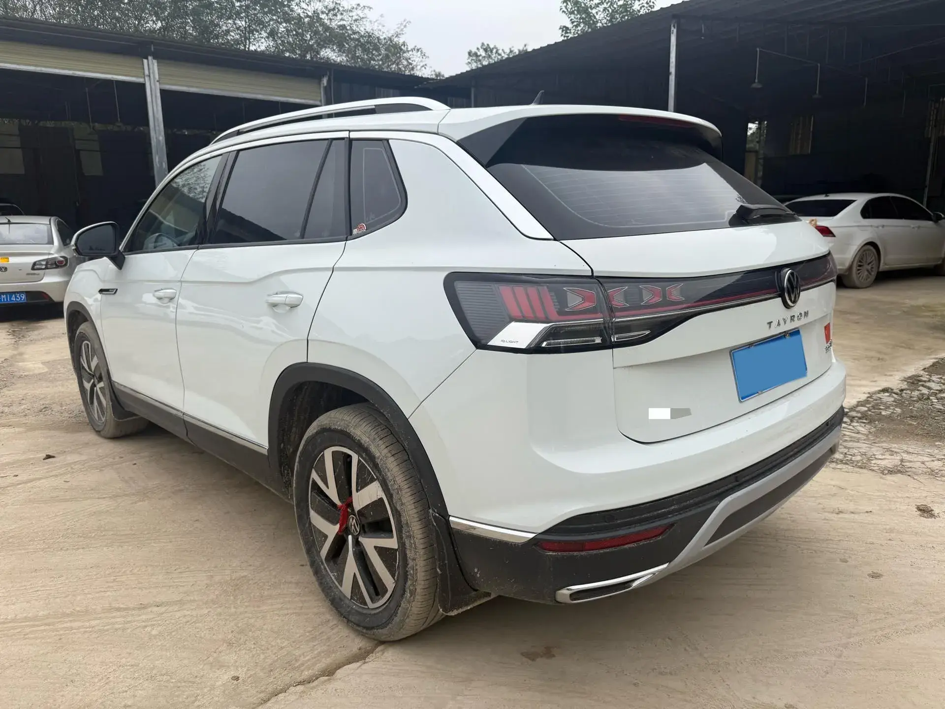 2024 VOLKSWAGEN TAYRON thumbnail 4