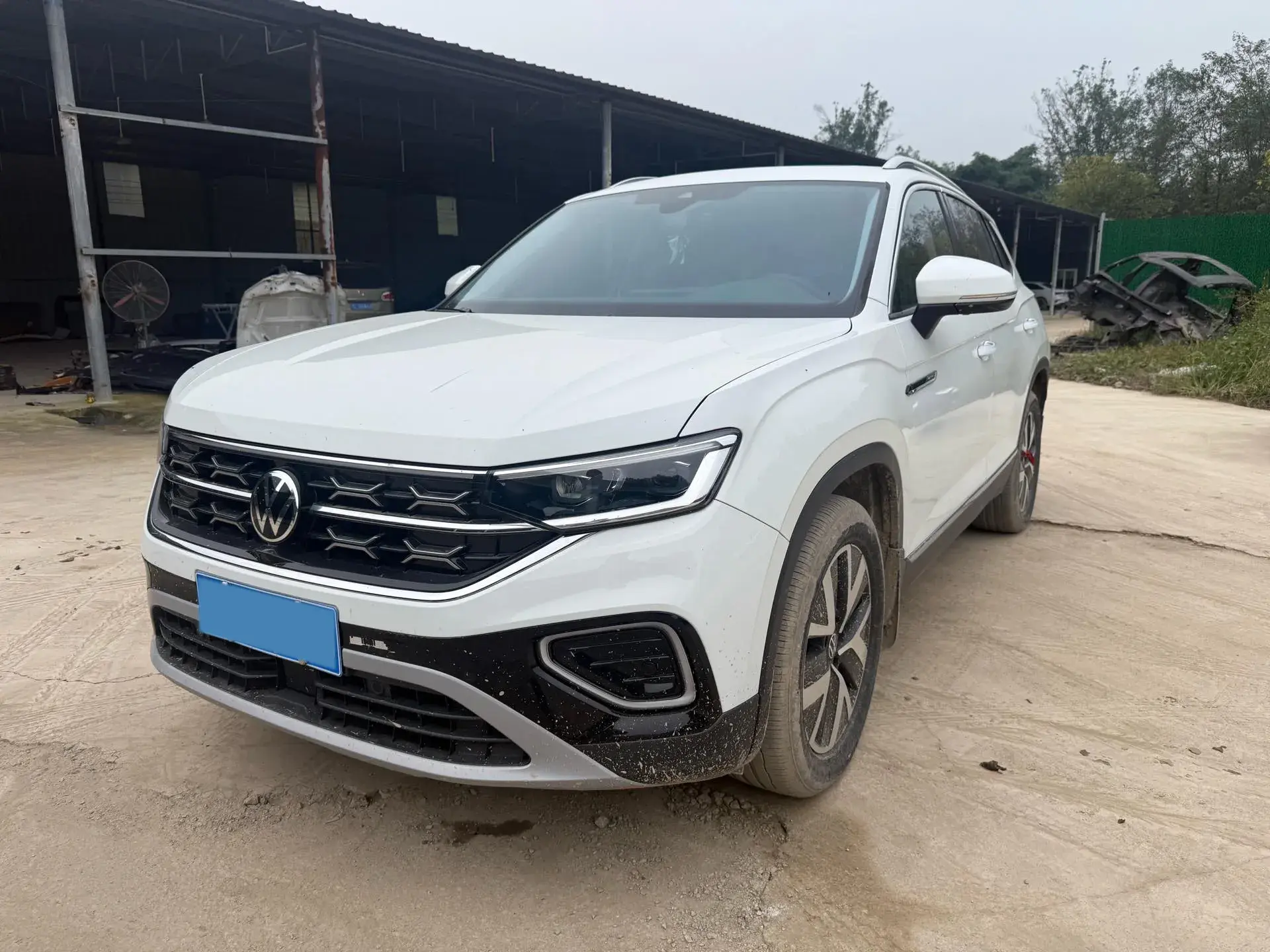 2024 VOLKSWAGEN TAYRON view 1