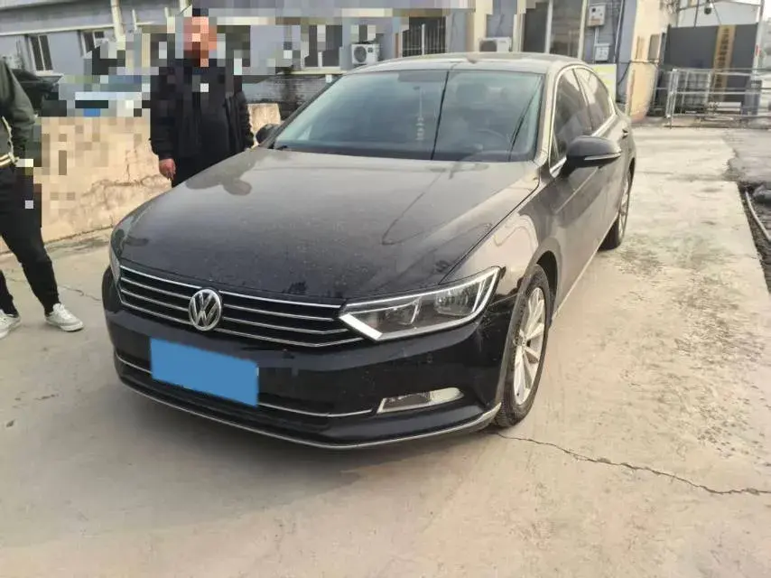 2018 VOLKSWAGEN MAGOTAN view 1