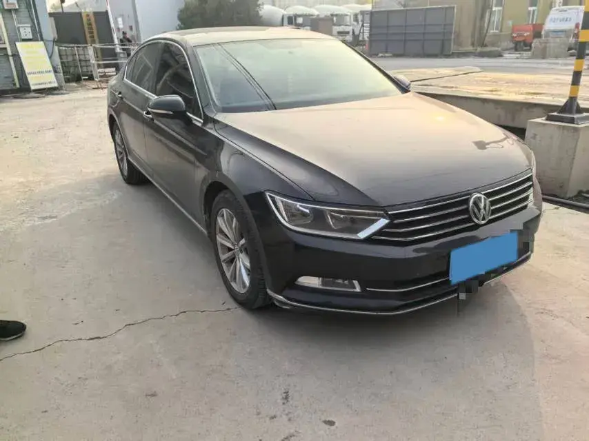 2018 VOLKSWAGEN MAGOTAN thumbnail 2