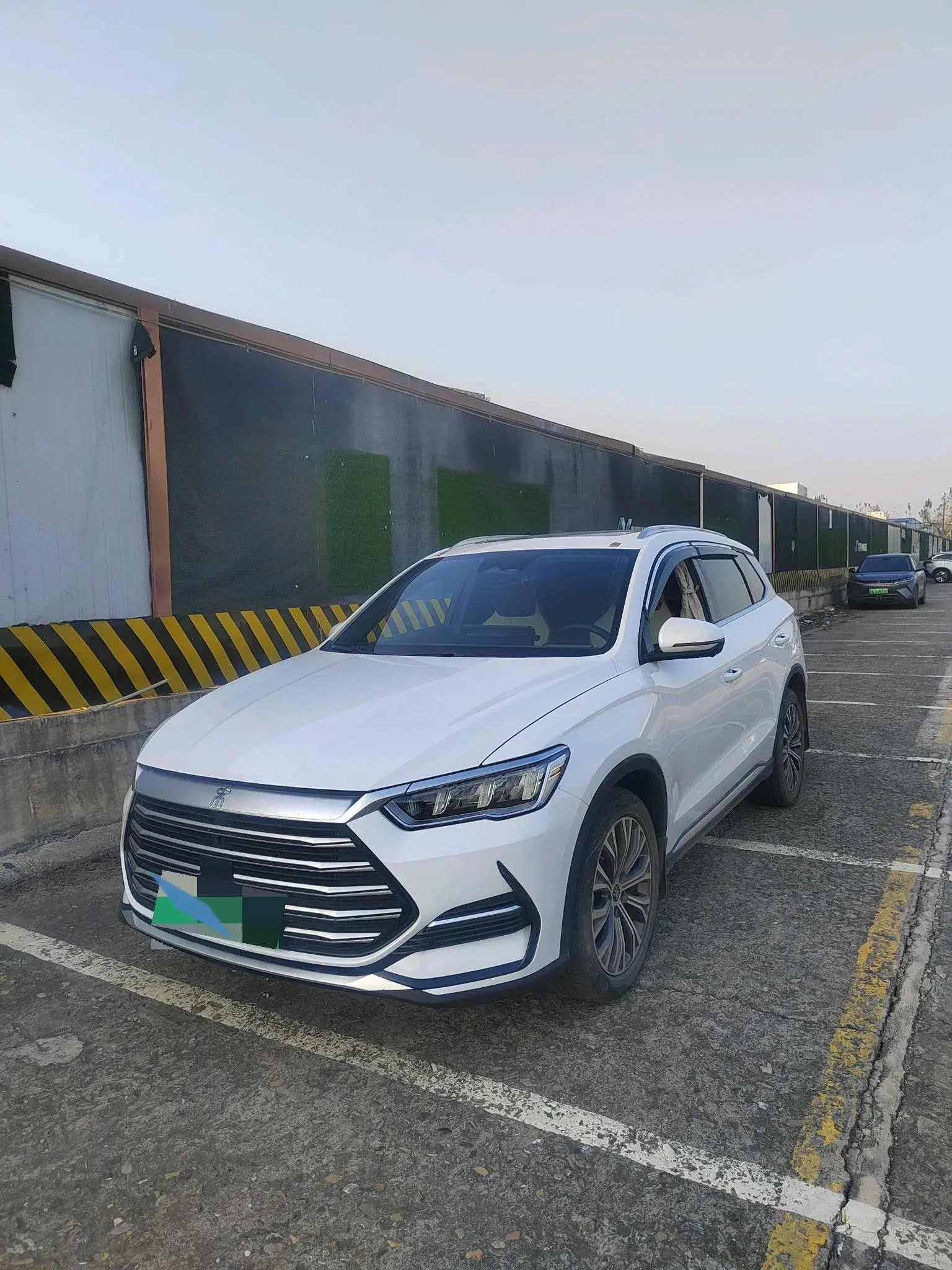 2022 BYD SONG view 1