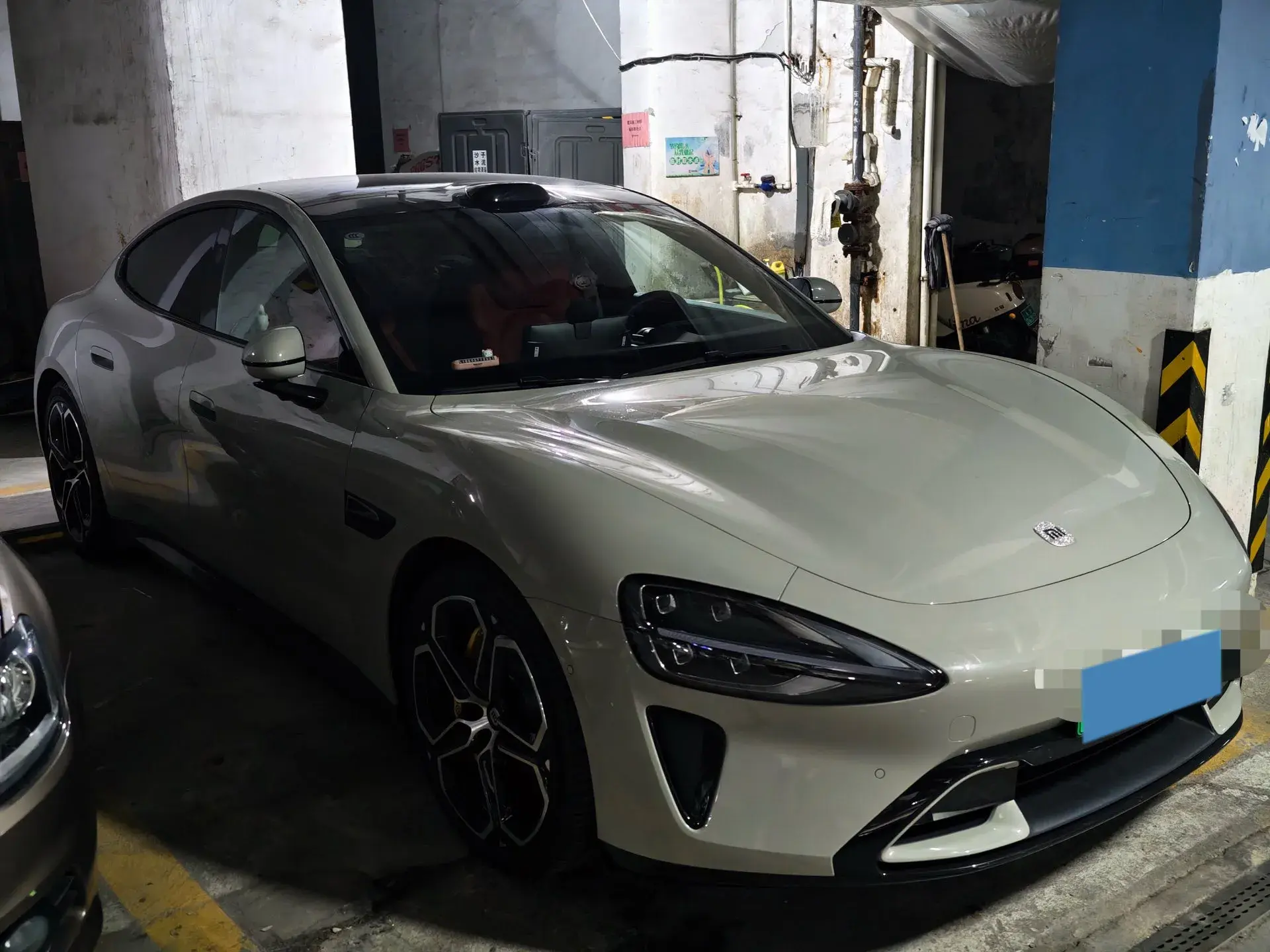 2024 MI SU7 thumbnail 3