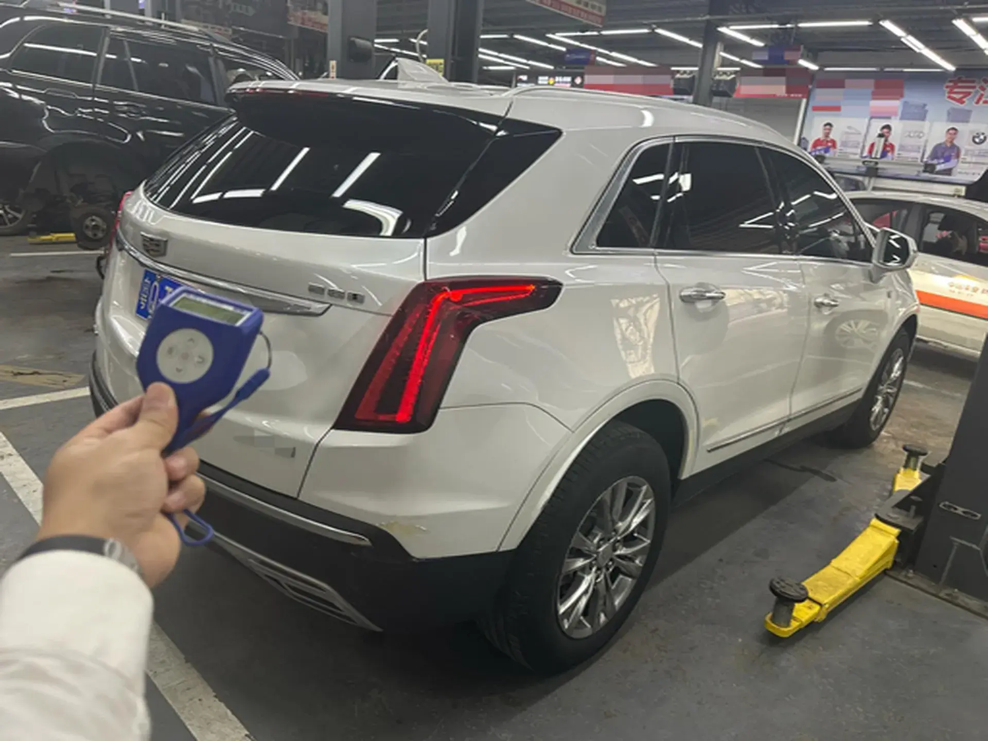 2020 CADILLAC XT5 thumbnail 2