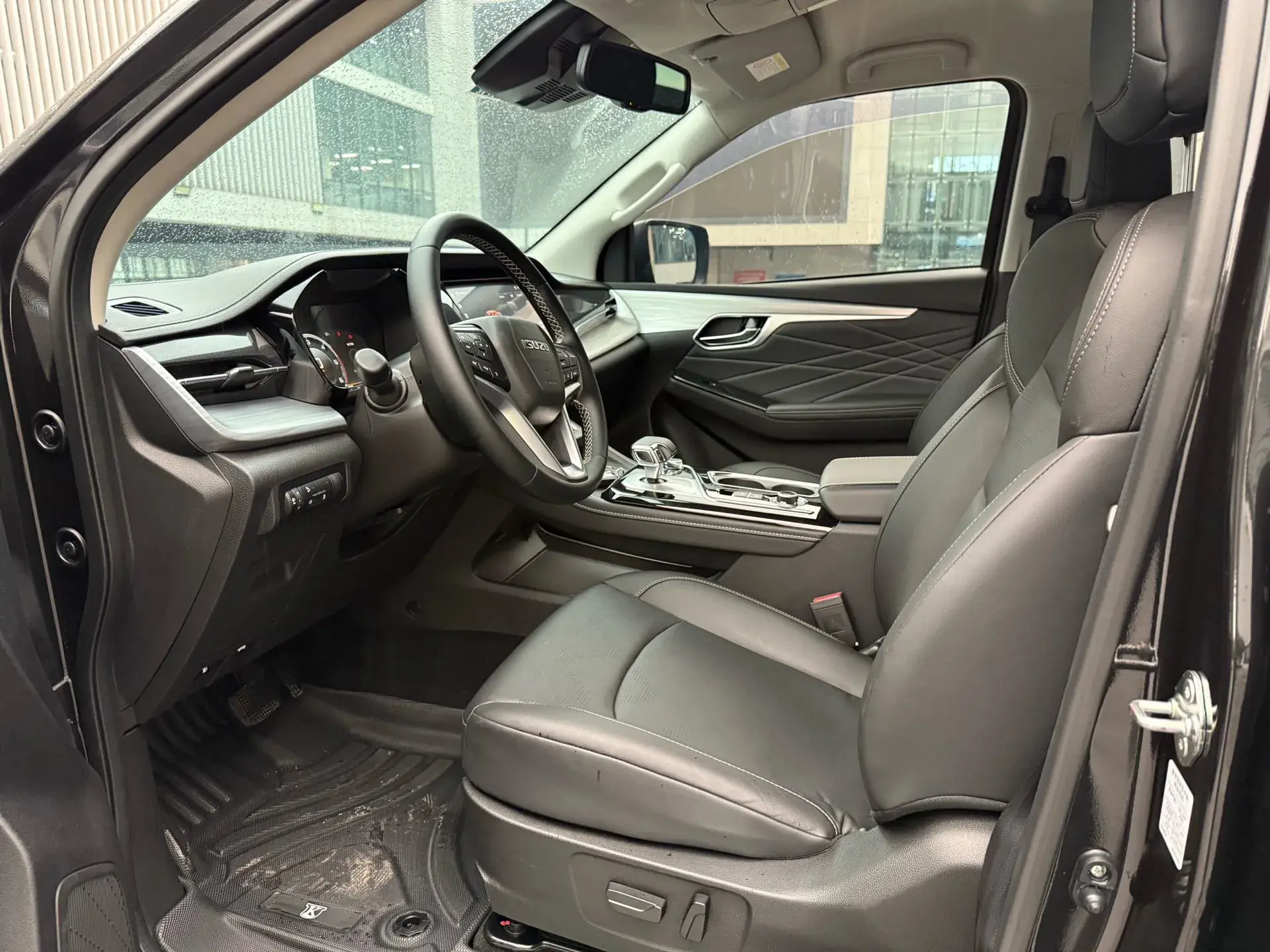 2023 ISUZU D-MAX thumbnail 4