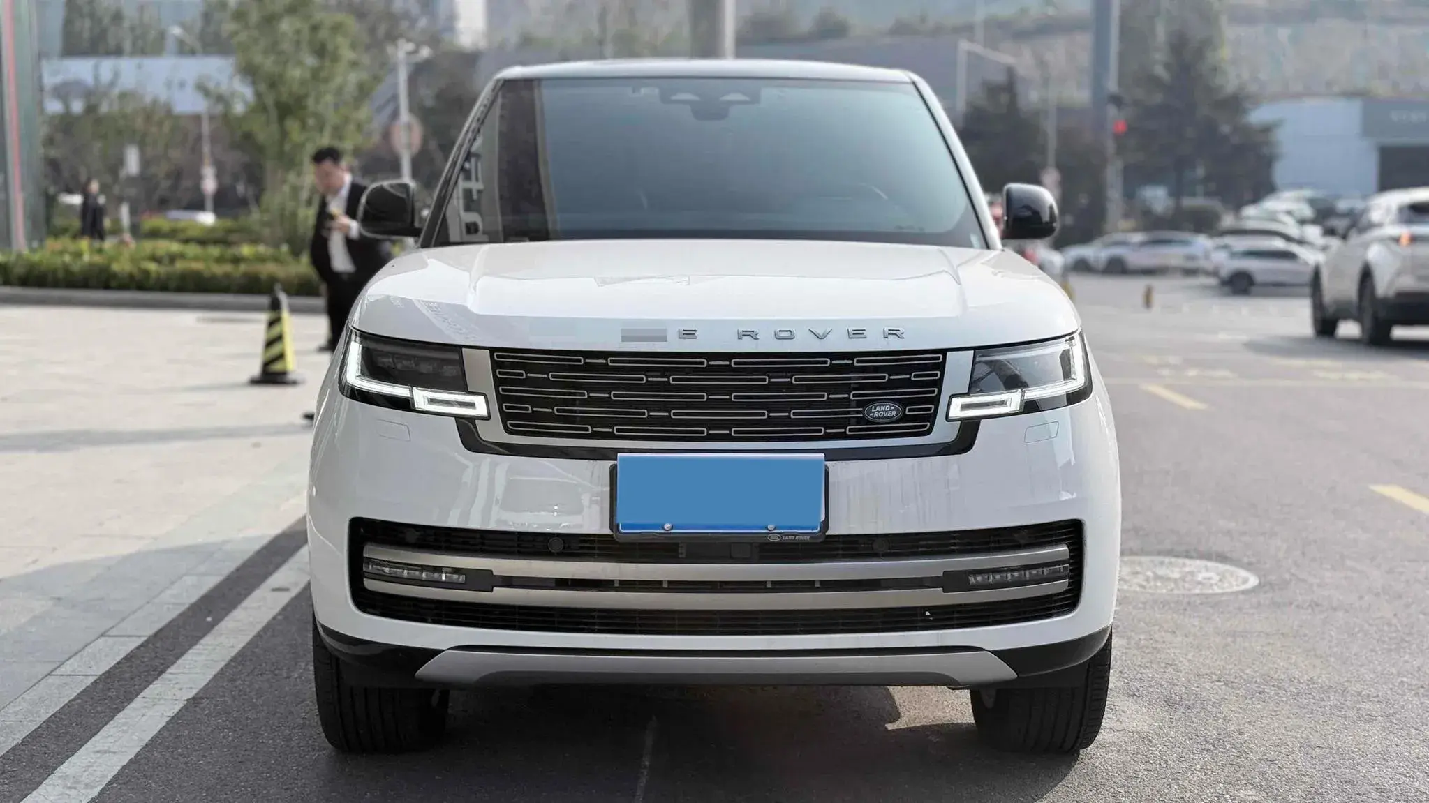 2022 LAND ROVER thumbnail 2